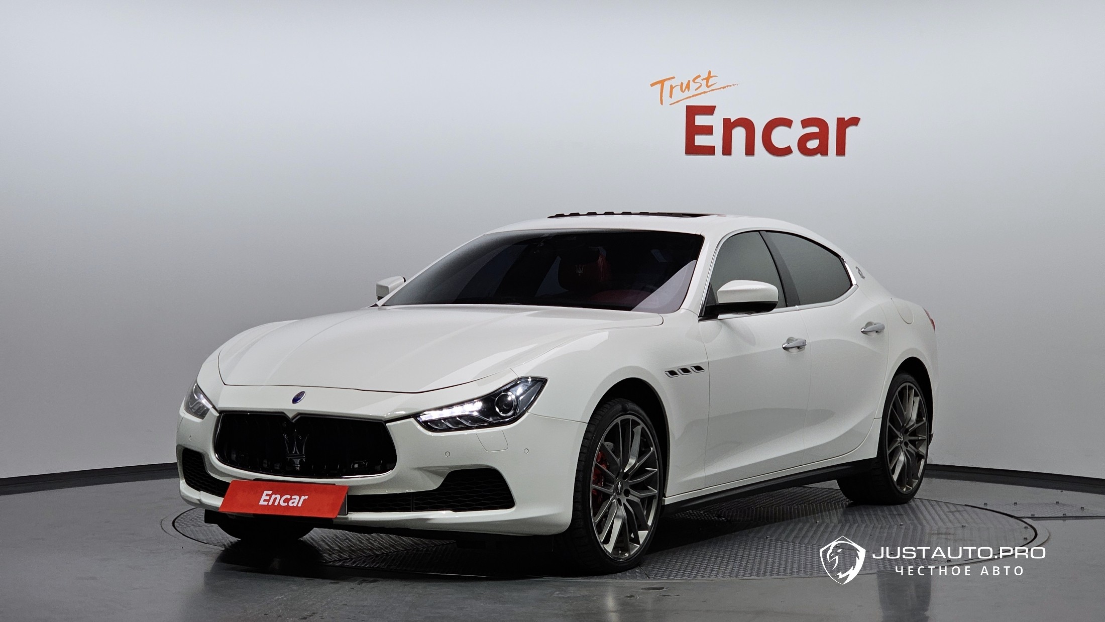 Автомобиль Maserati Ghibli