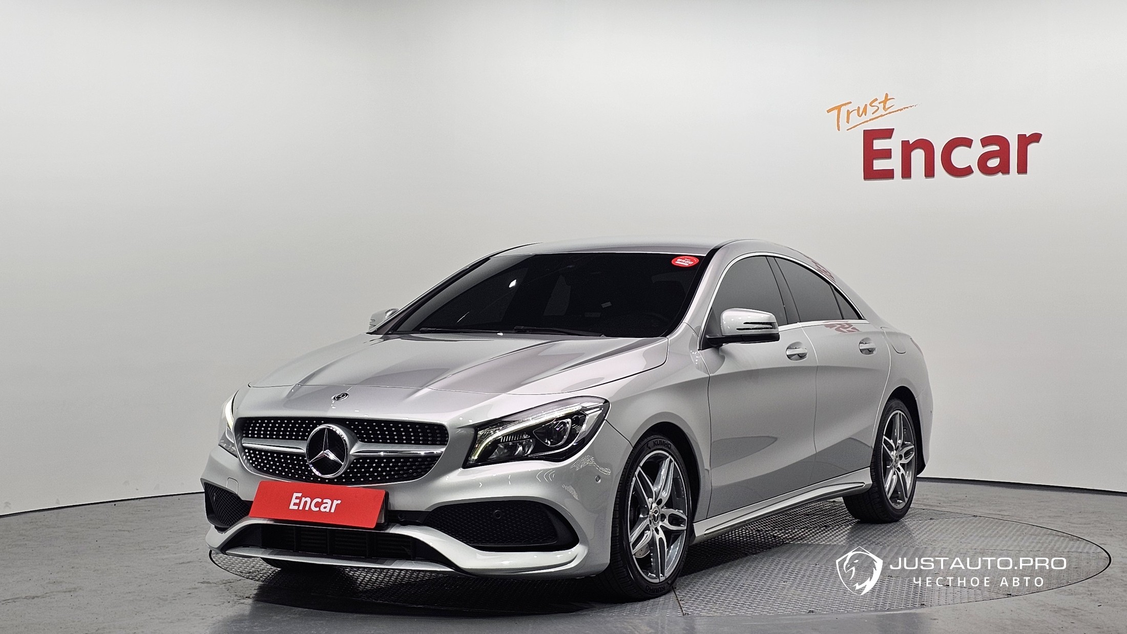 Автомобиль Mercedes-Benz CLA-Class