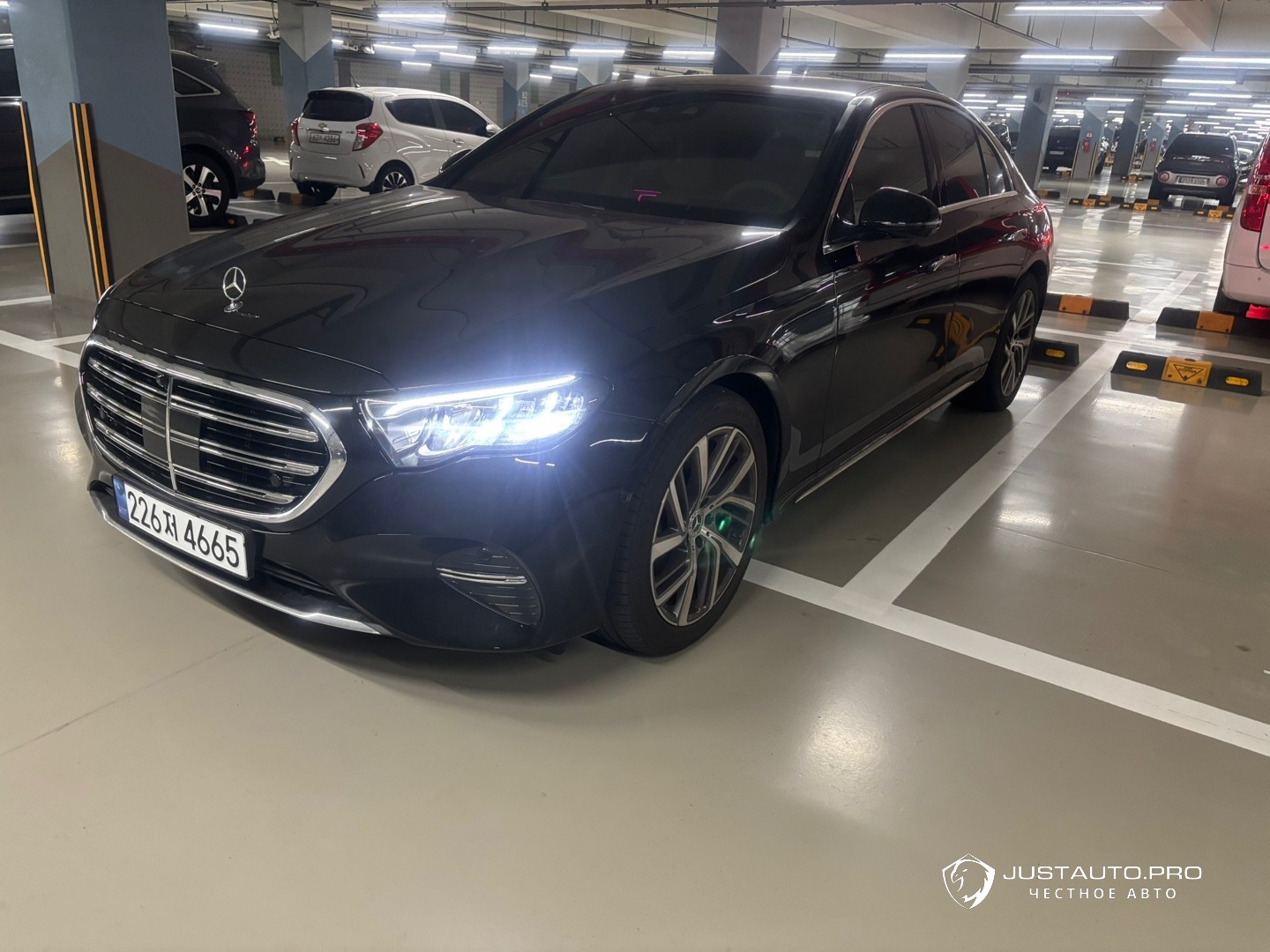 Автомобиль Mercedes-Benz E-Class
