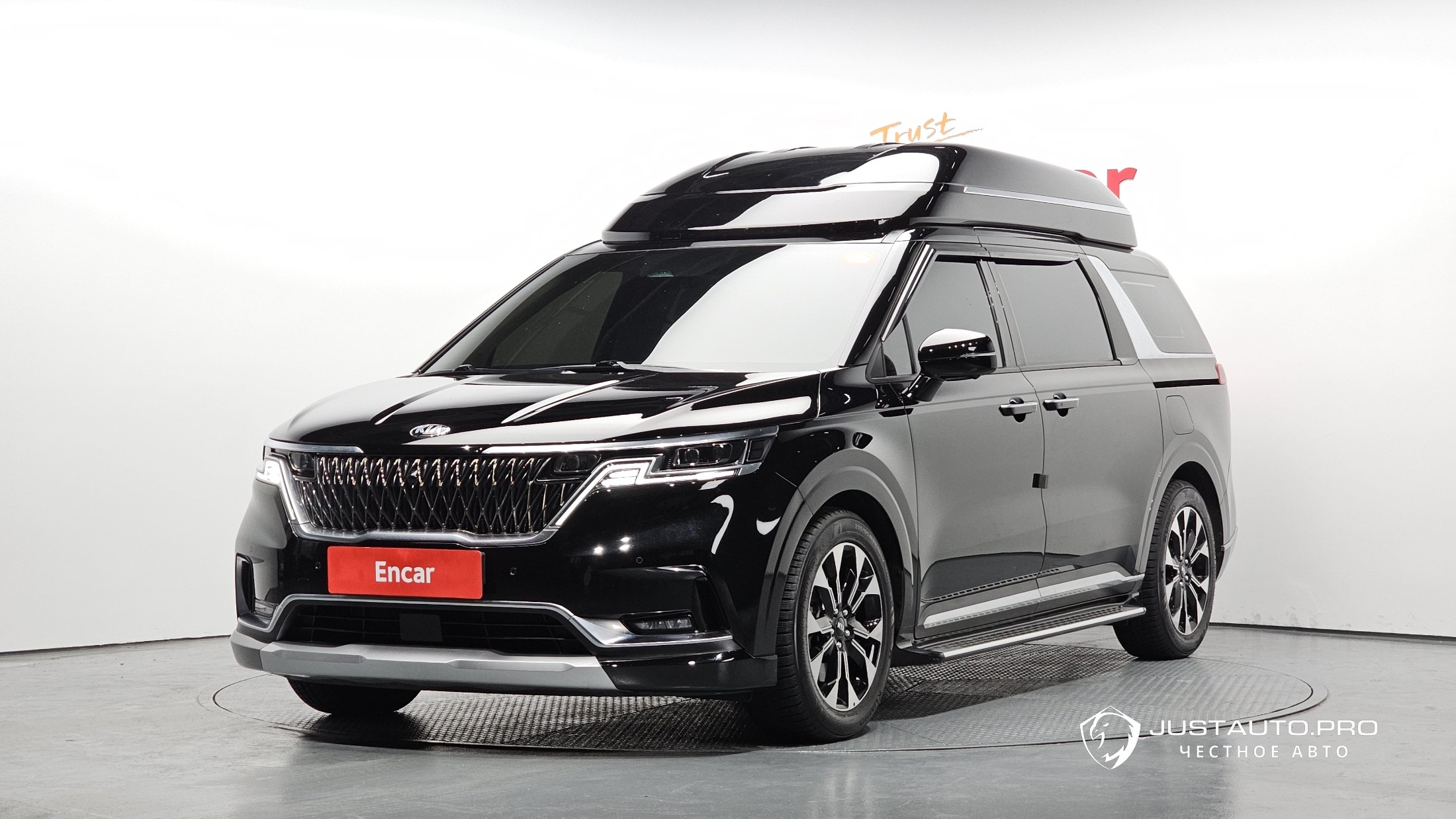 Автомобиль Kia Canival