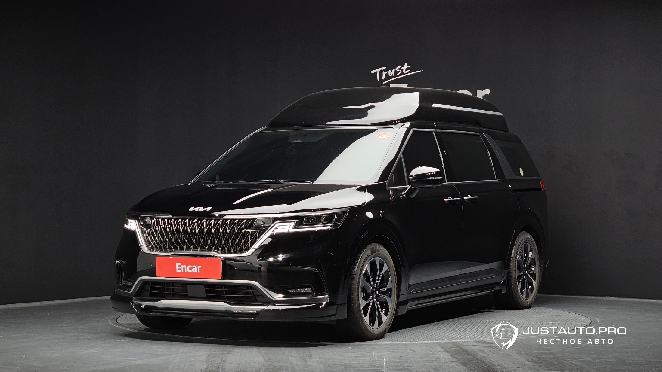 Автомобиль Kia Canival