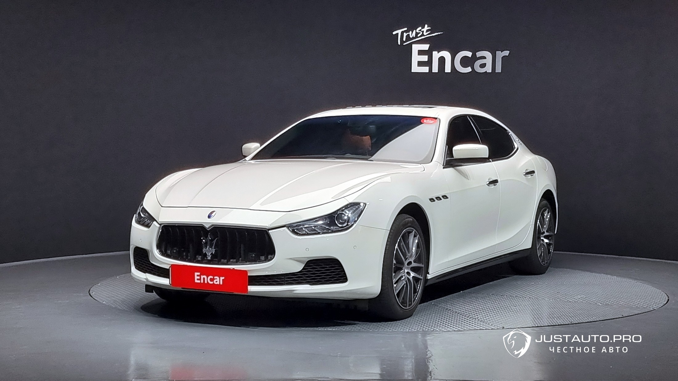 Автомобиль Maserati Ghibli