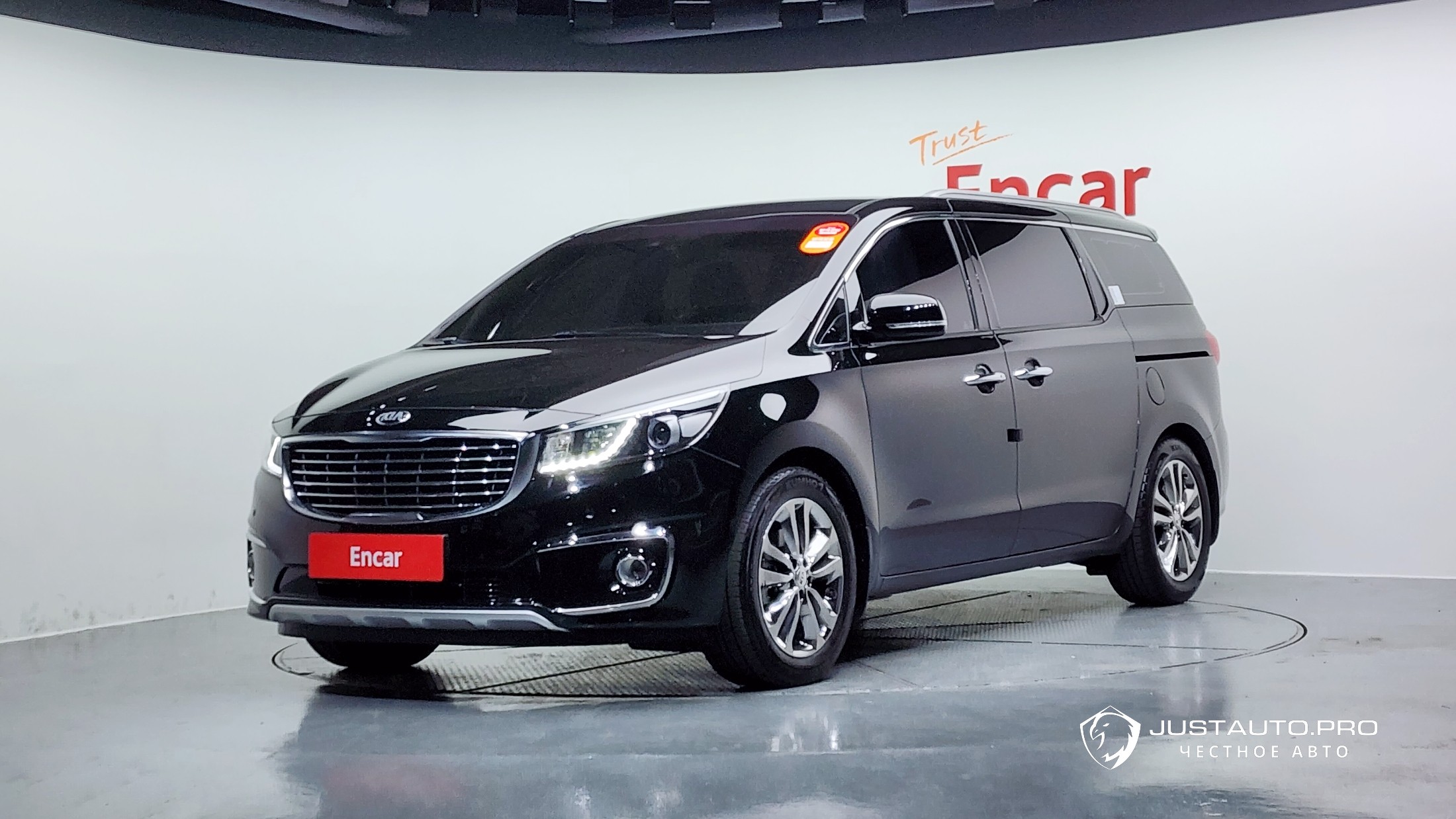 Автомобиль Kia Canival