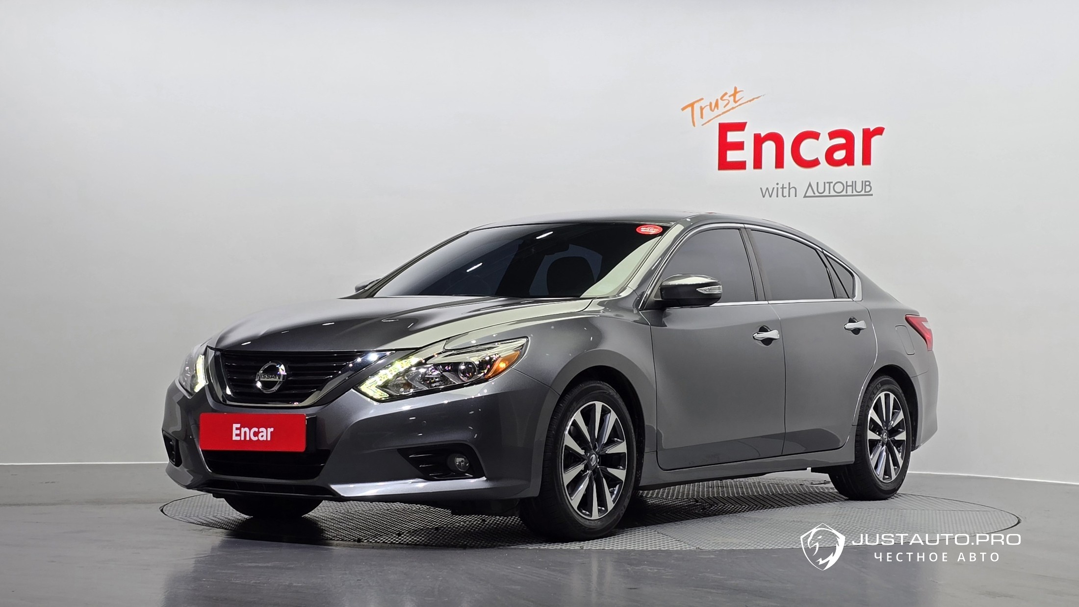 Автомобиль Nissan Altima