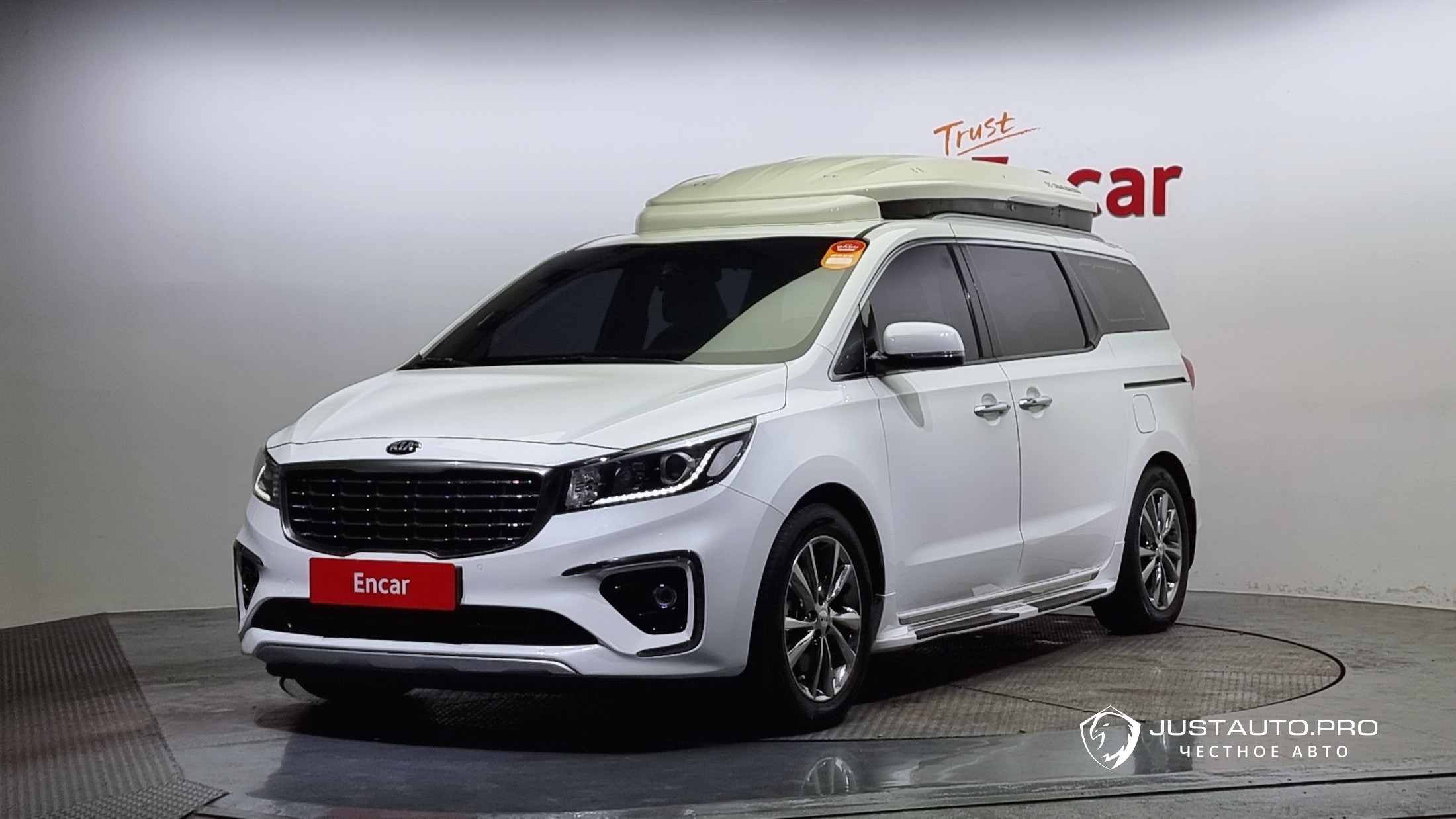 Автомобиль Kia Canival