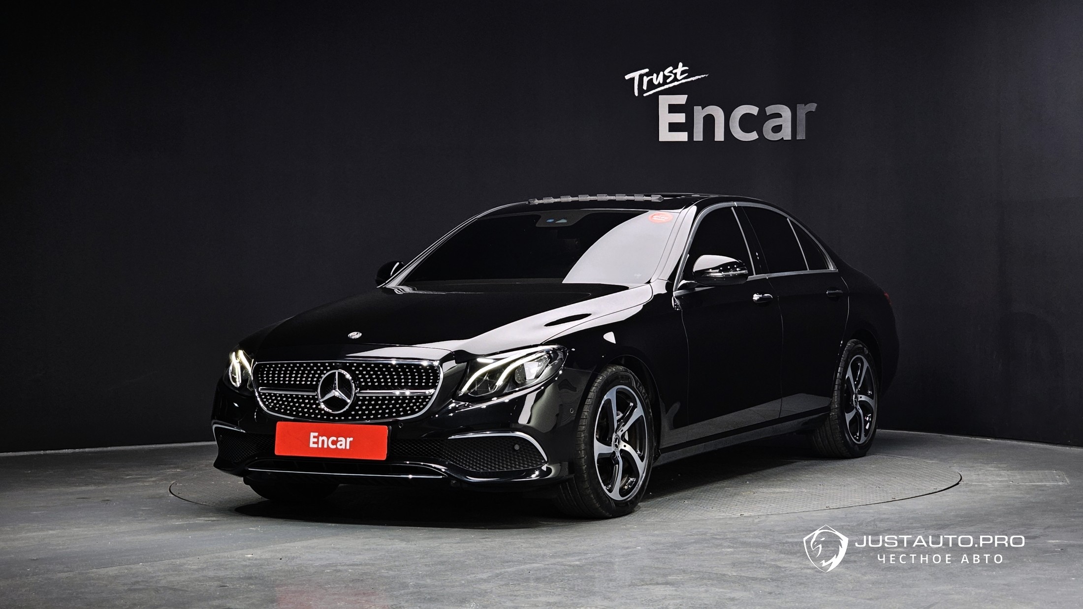 Автомобиль Mercedes-Benz E-Class