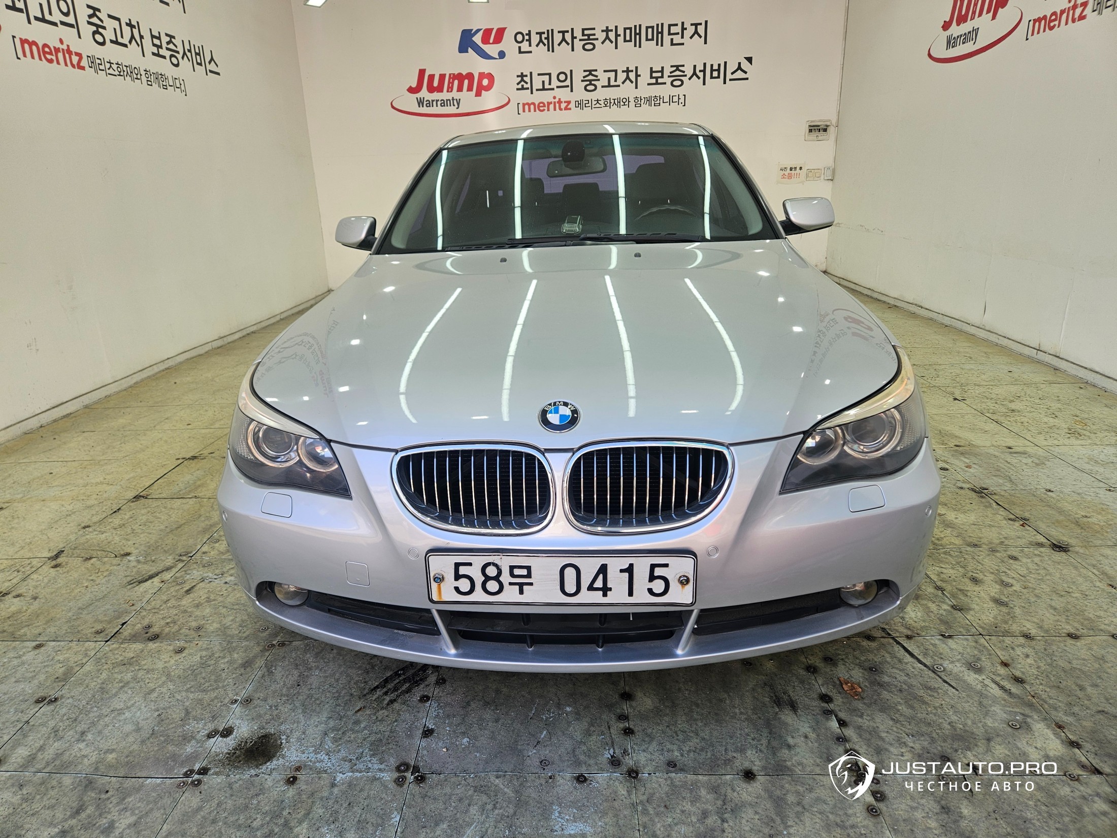 Автомобиль BMW 5-Series