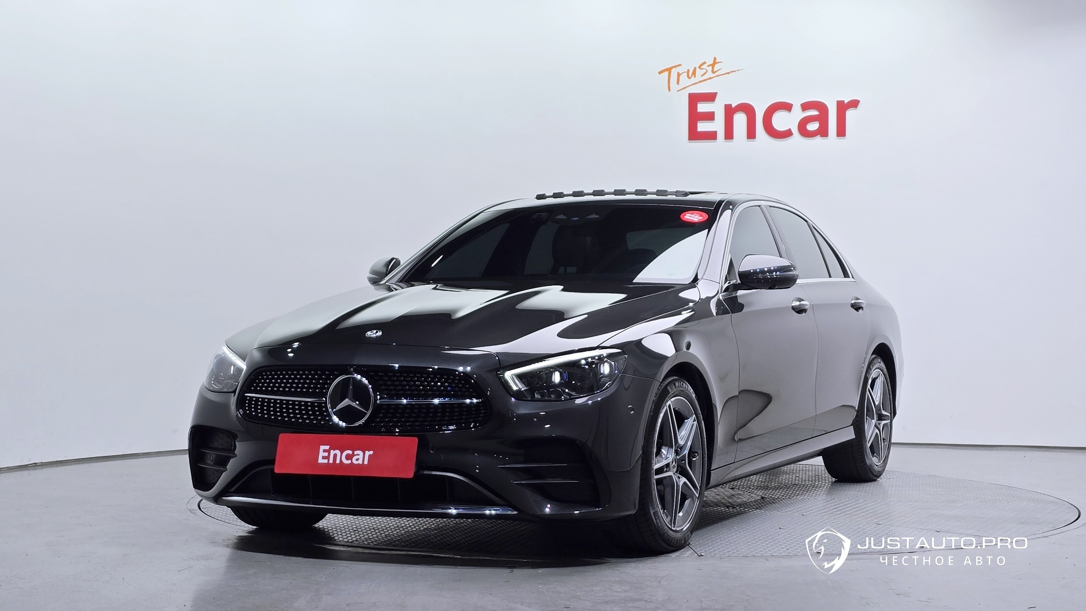 Автомобиль Mercedes-Benz E-Class