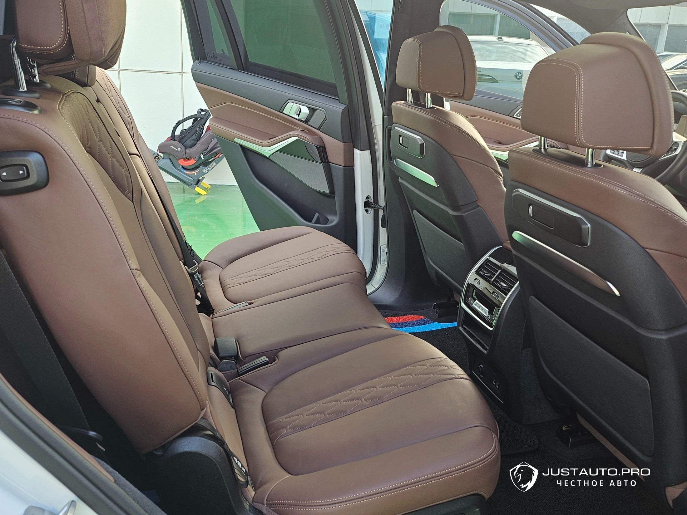 Автомобиль BMW X7