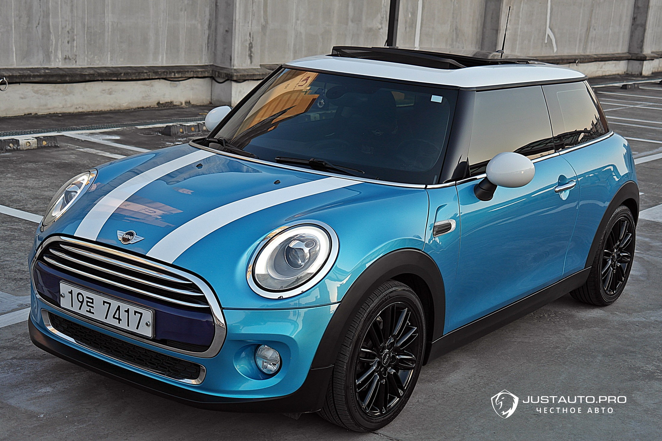 Автомобиль Mini Cooper