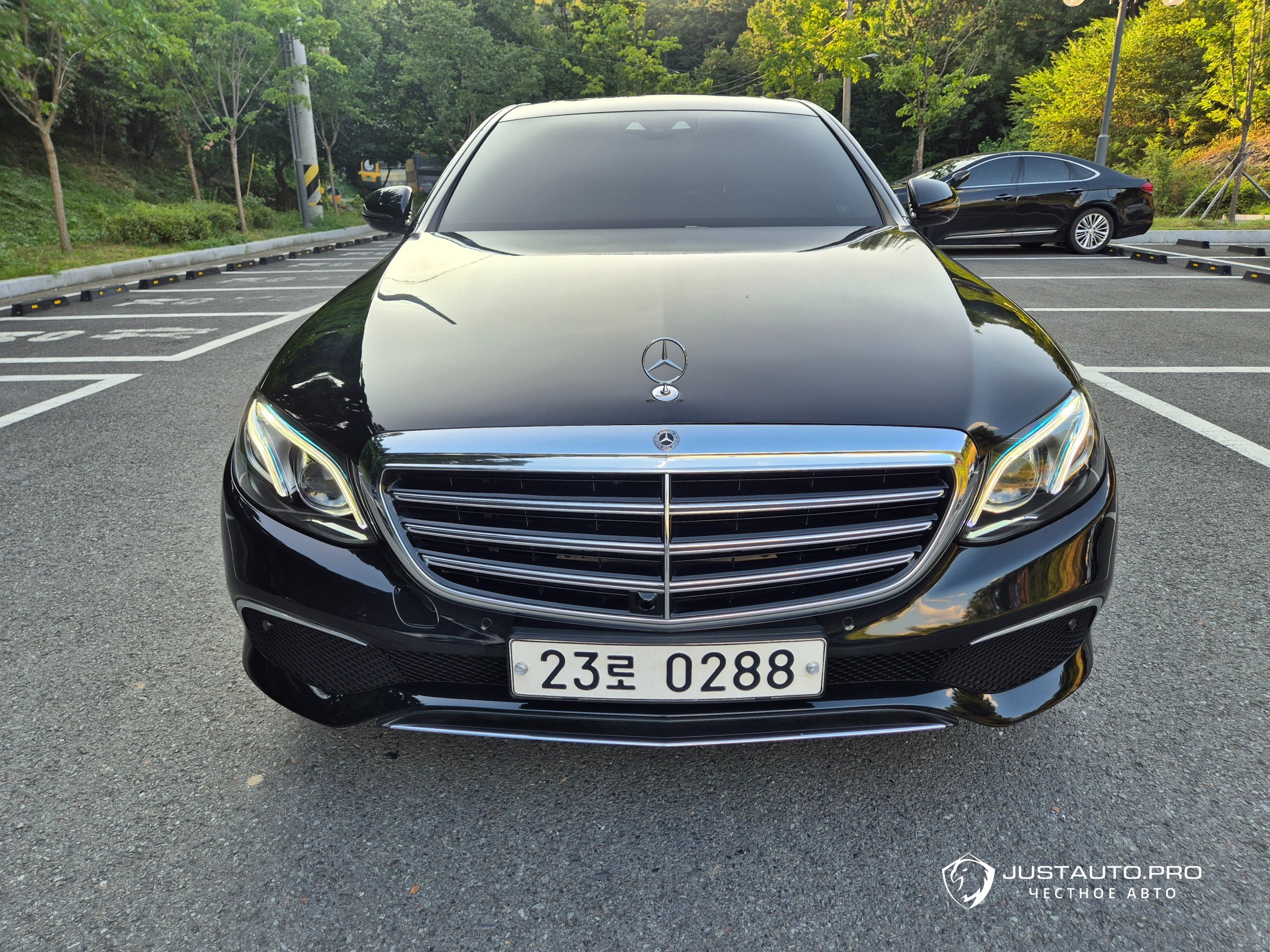 Автомобиль Mercedes-Benz E-Class