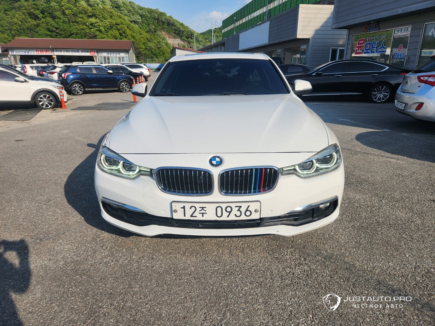 Автомобиль BMW 3-Series
