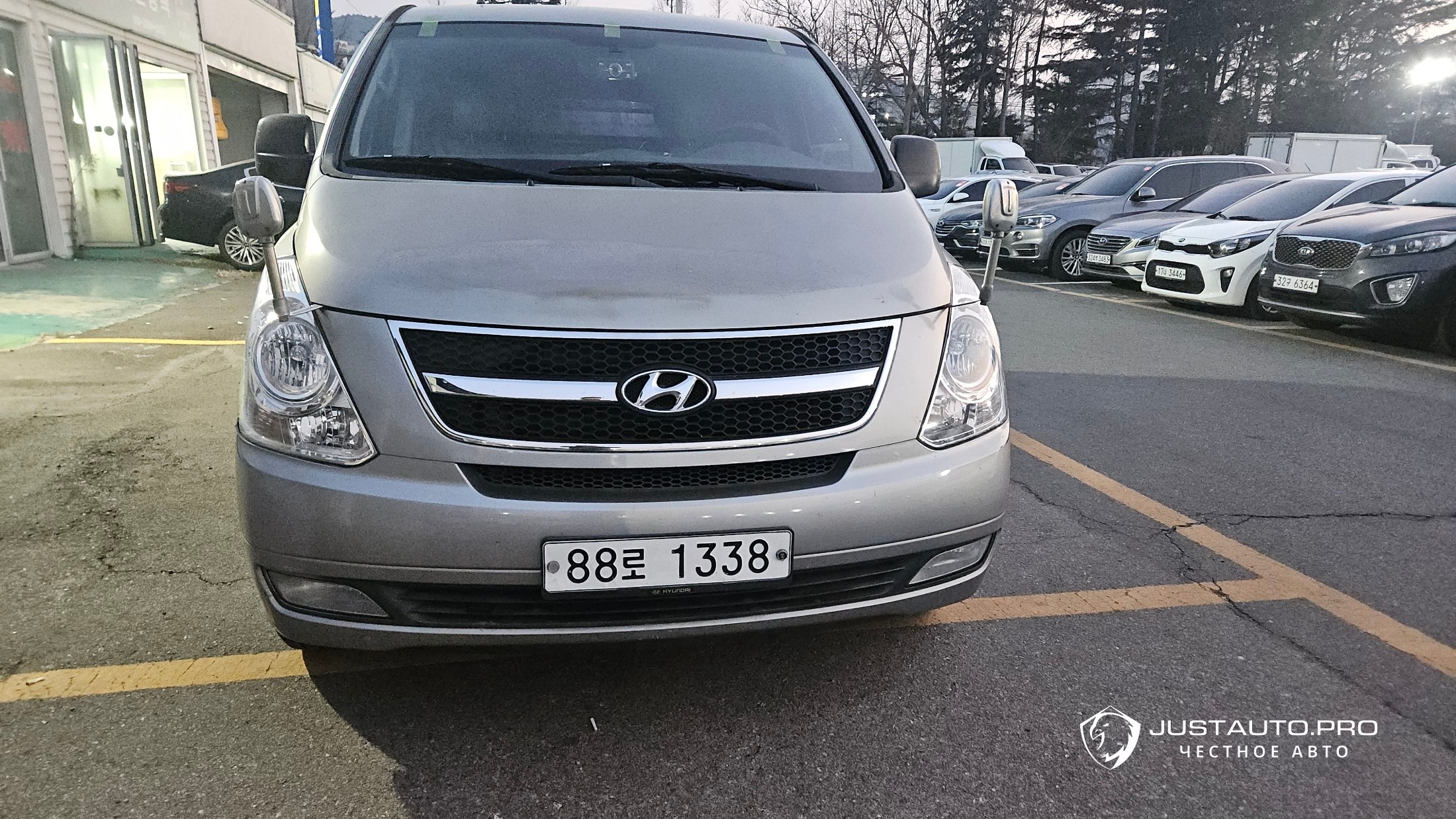 Автомобиль Hyundai Starex