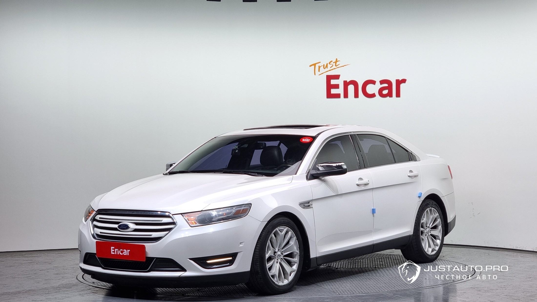 Автомобиль Ford Taurus