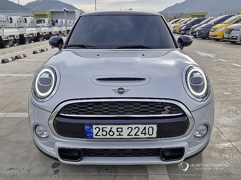 Автомобиль Mini Cooper