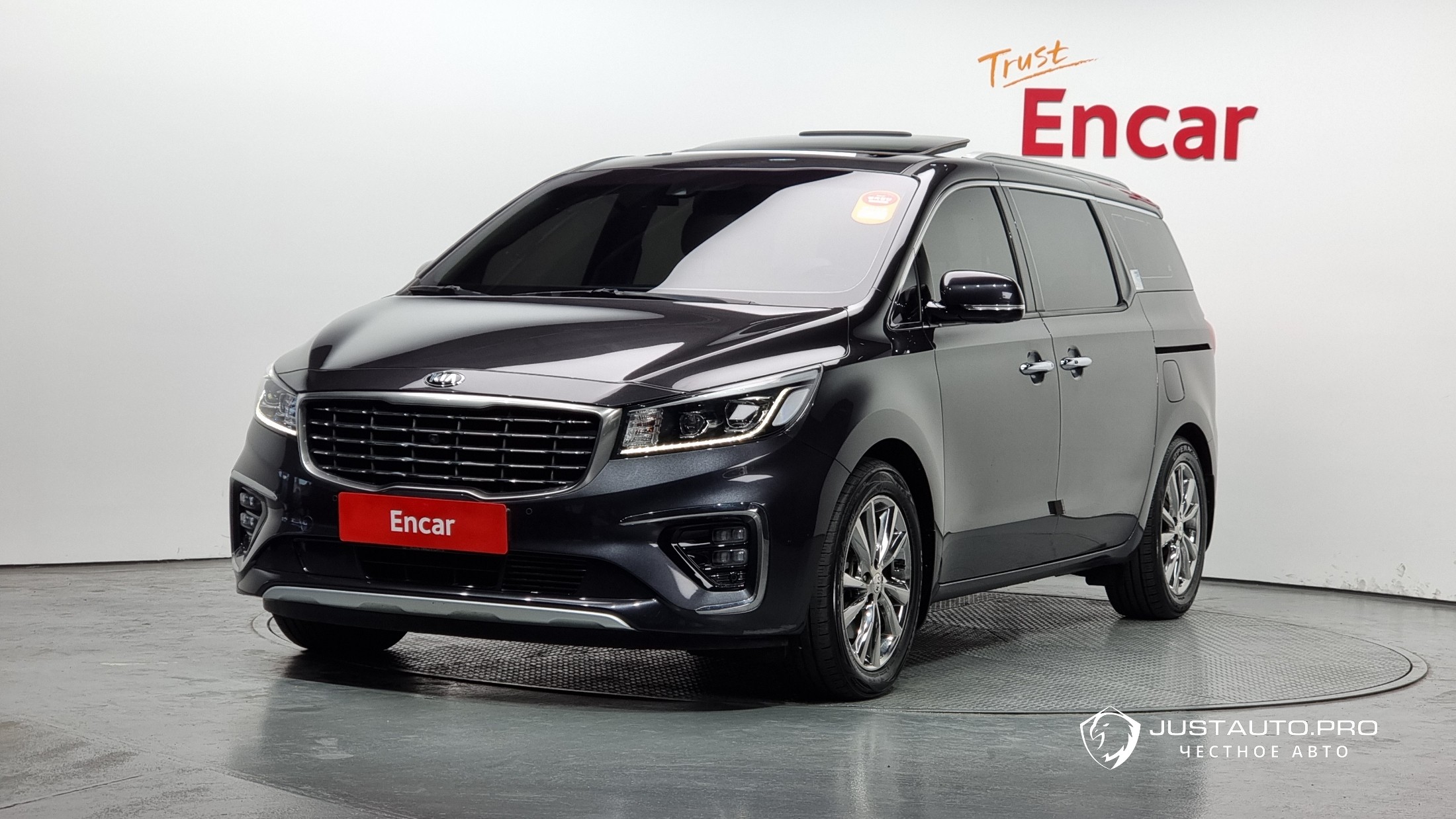 Автомобиль Kia Canival