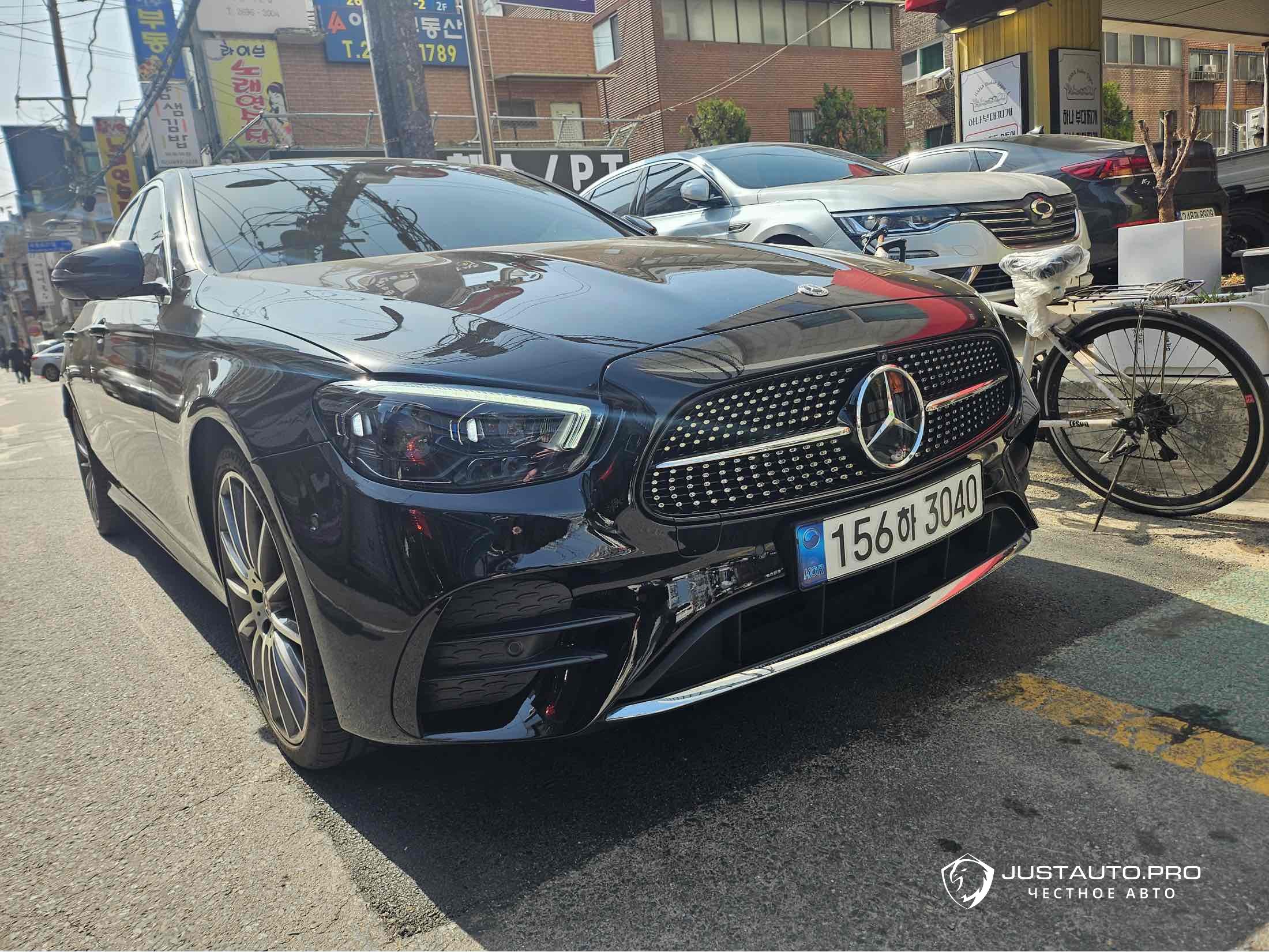 Автомобиль Mercedes-Benz E-Class