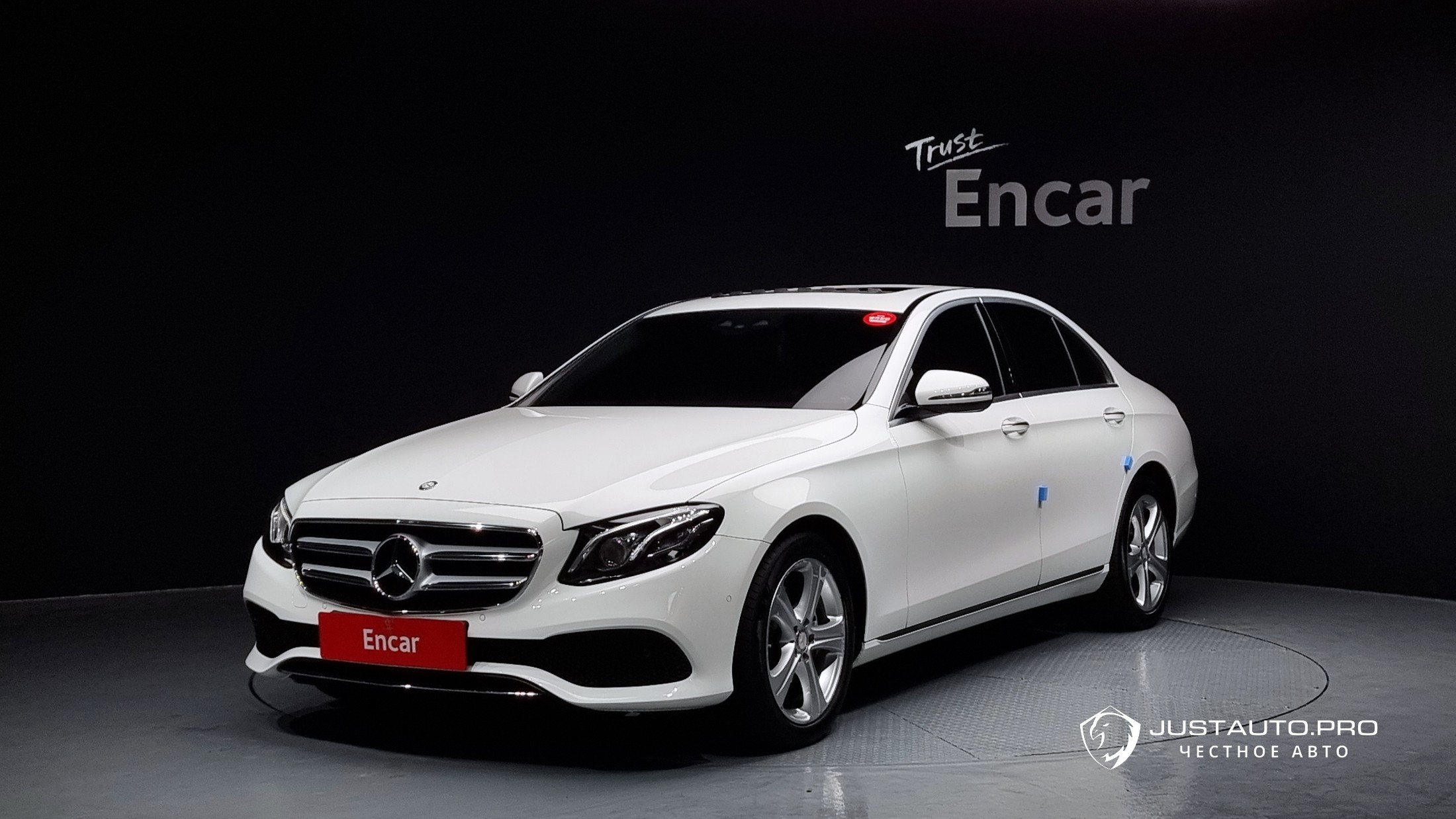 Автомобиль Mercedes-Benz E-Class