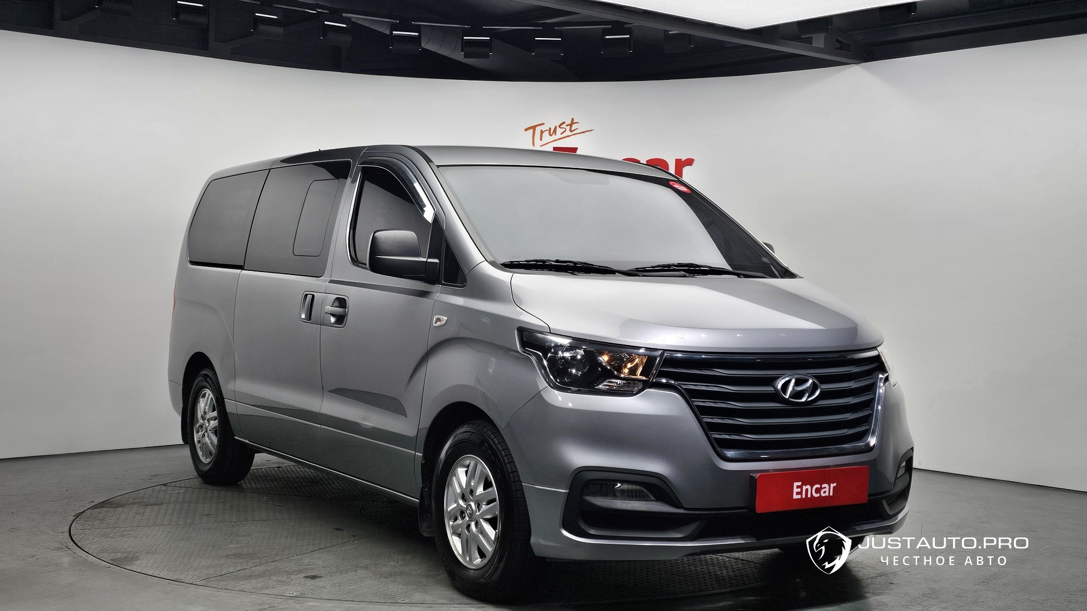 Автомобиль Hyundai Starex