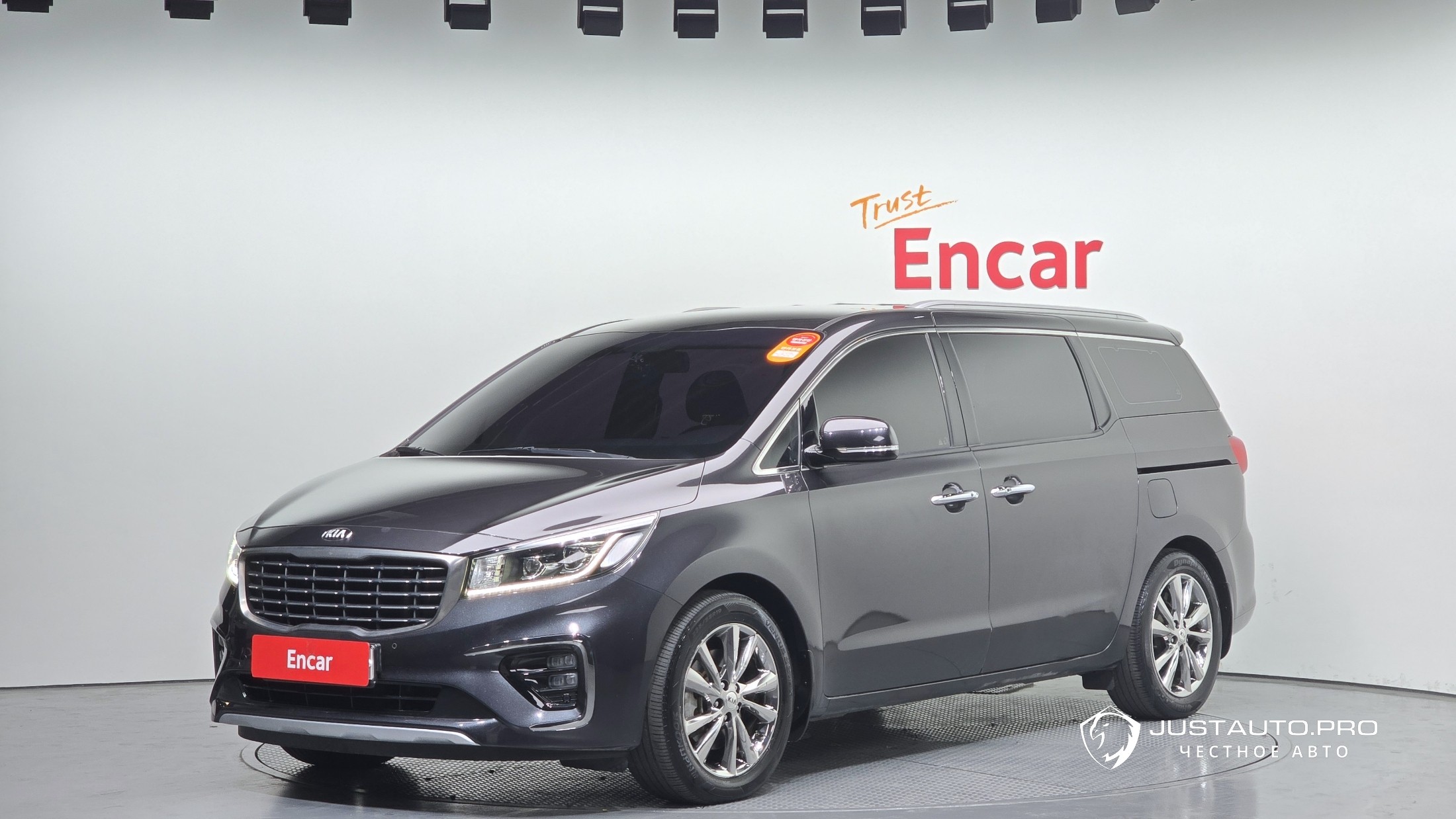 Автомобиль Kia Canival