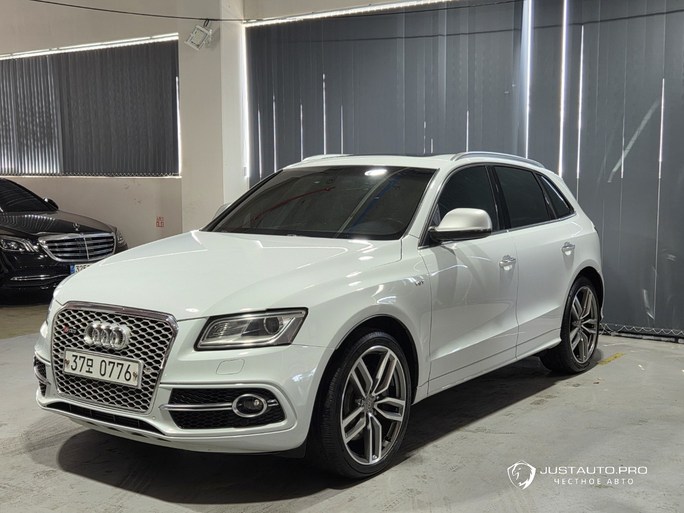 Автомобиль Audi SQ5