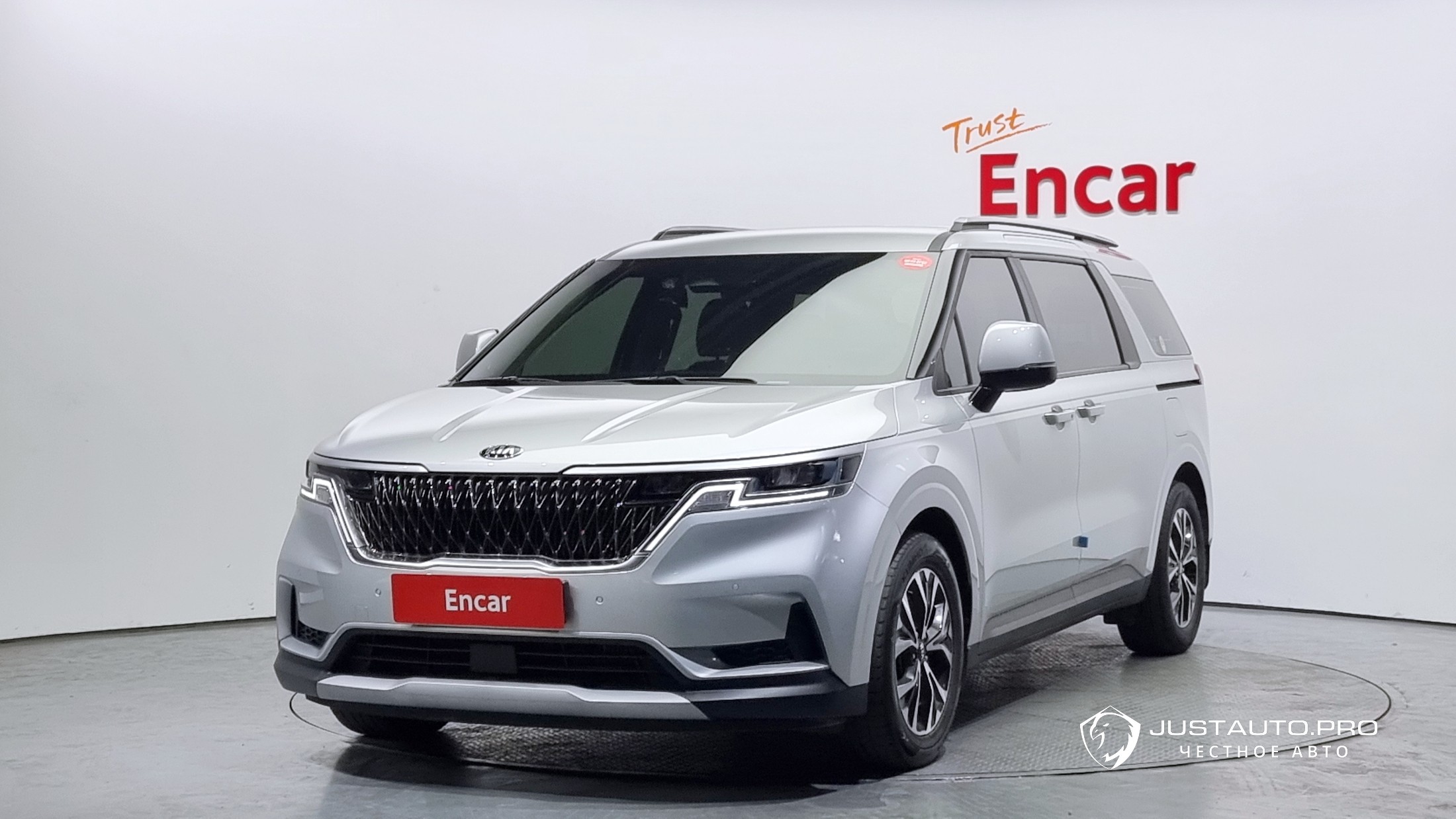 Автомобиль Kia Canival