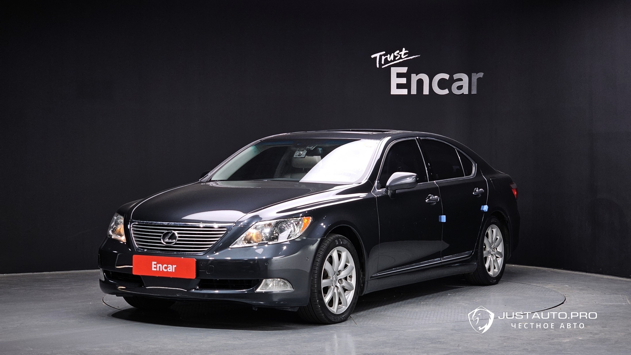 Автомобиль Lexus LS