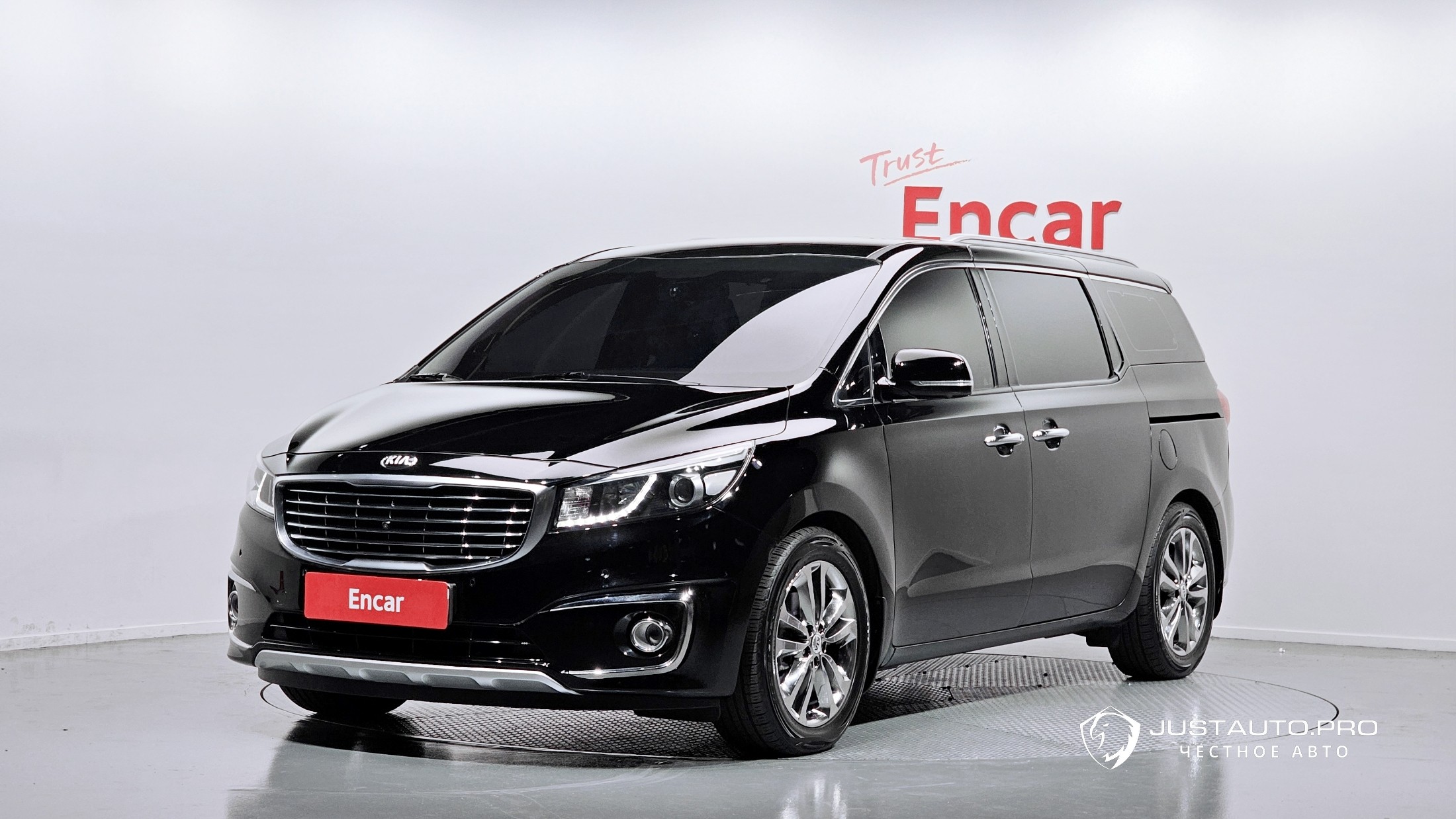 Автомобиль Kia Canival