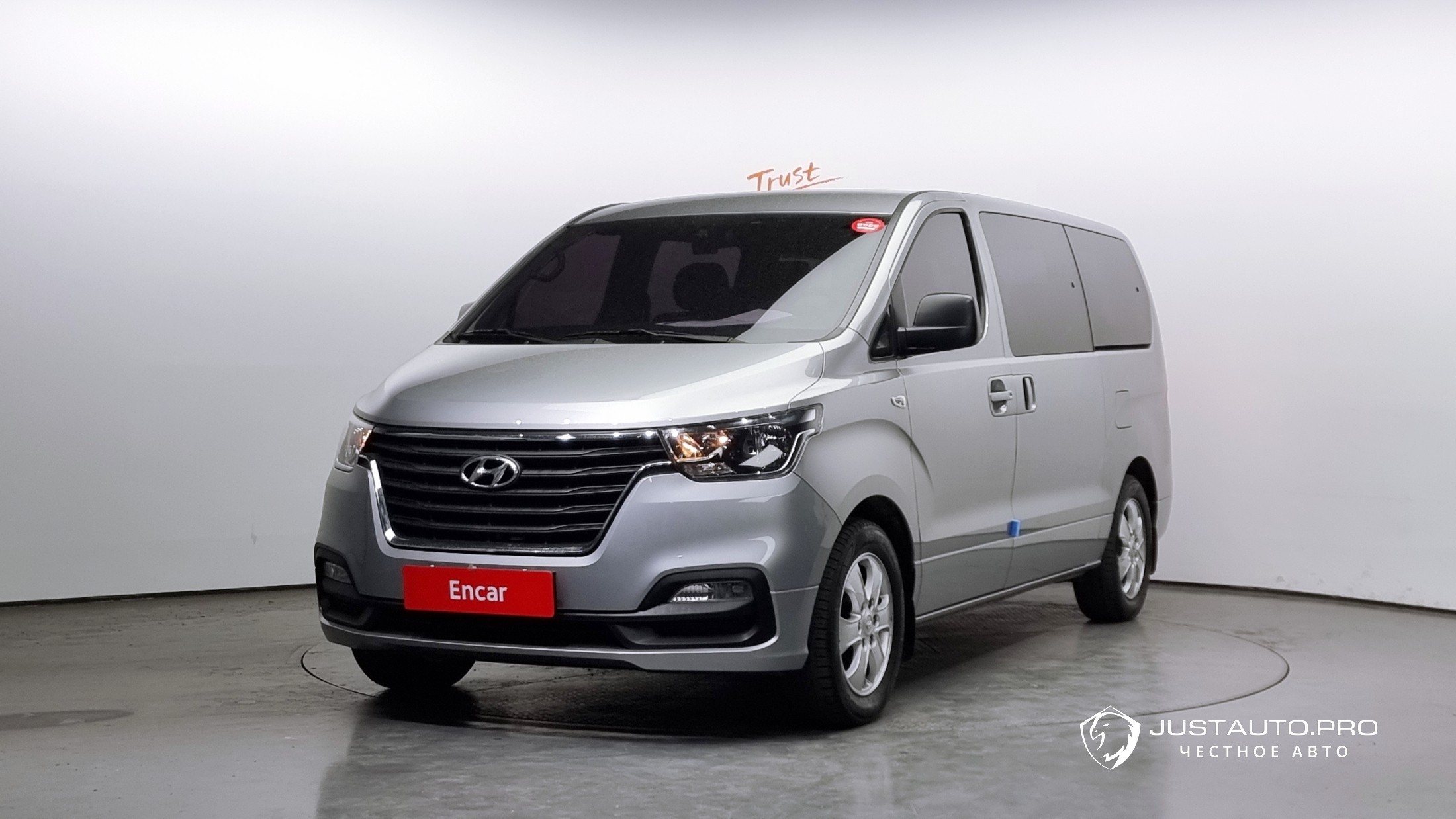 Автомобиль Hyundai Starex