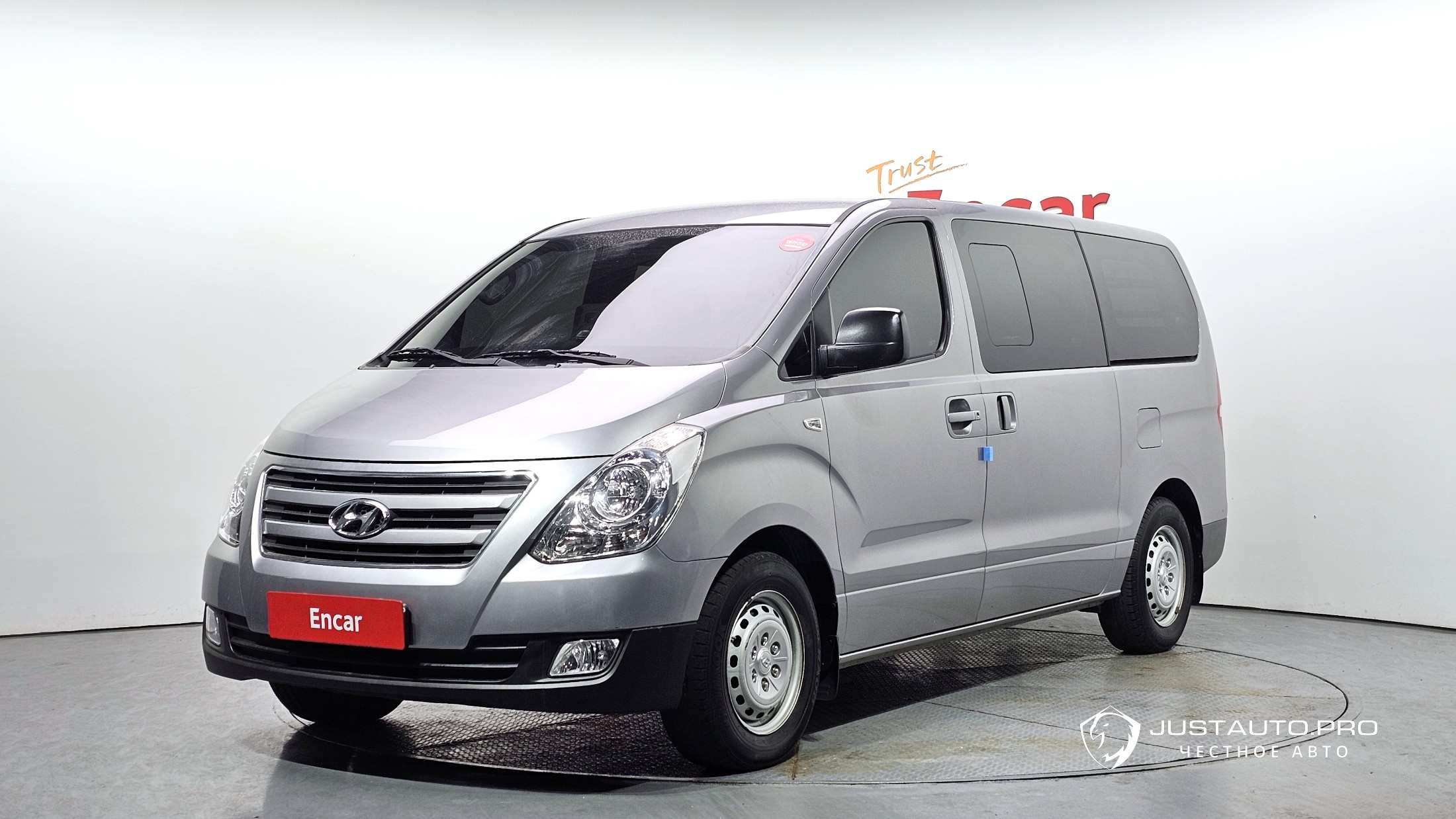 Автомобиль Hyundai Starex