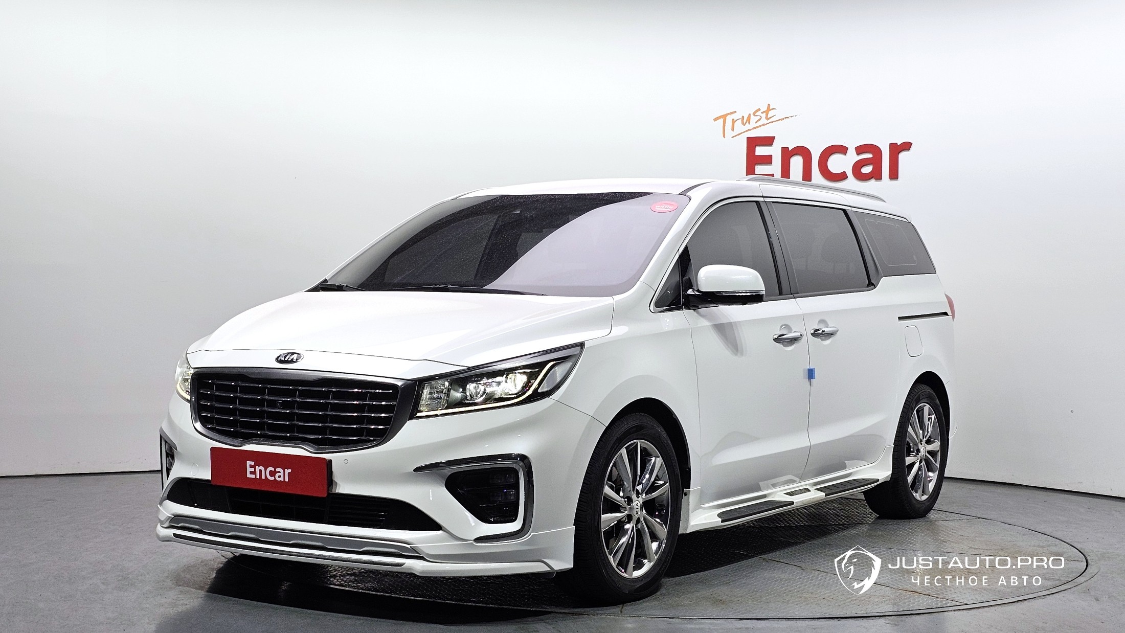 Автомобиль Kia Canival