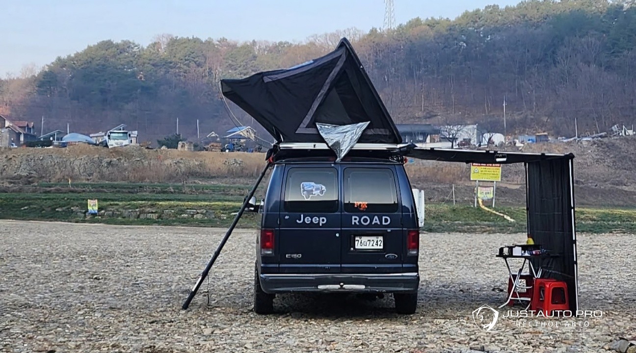 Автомобиль Ford E-Series