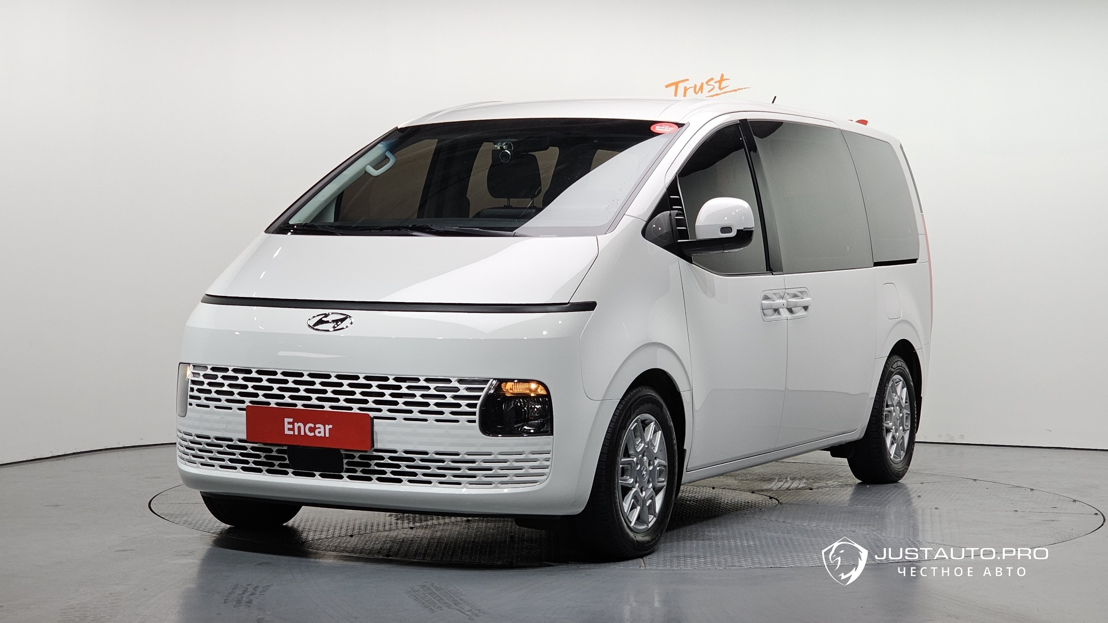 Автомобиль Hyundai Staria