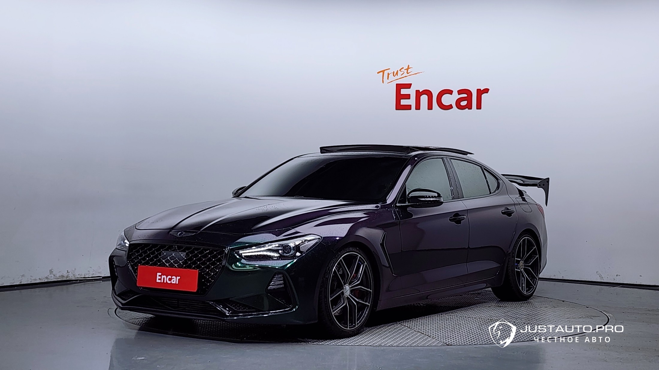 Автомобиль Genesis G70