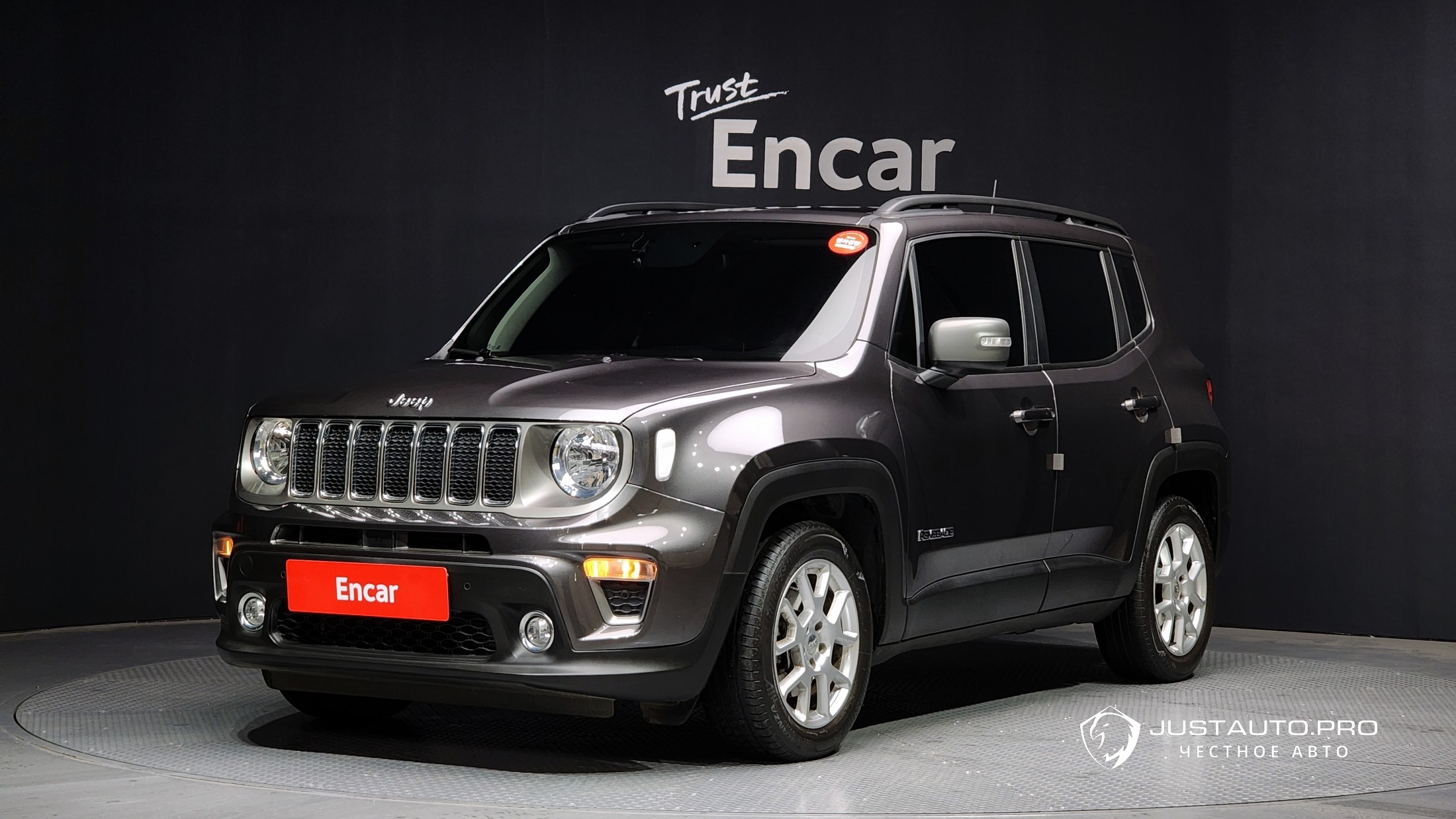 Автомобиль Jeep Renegade