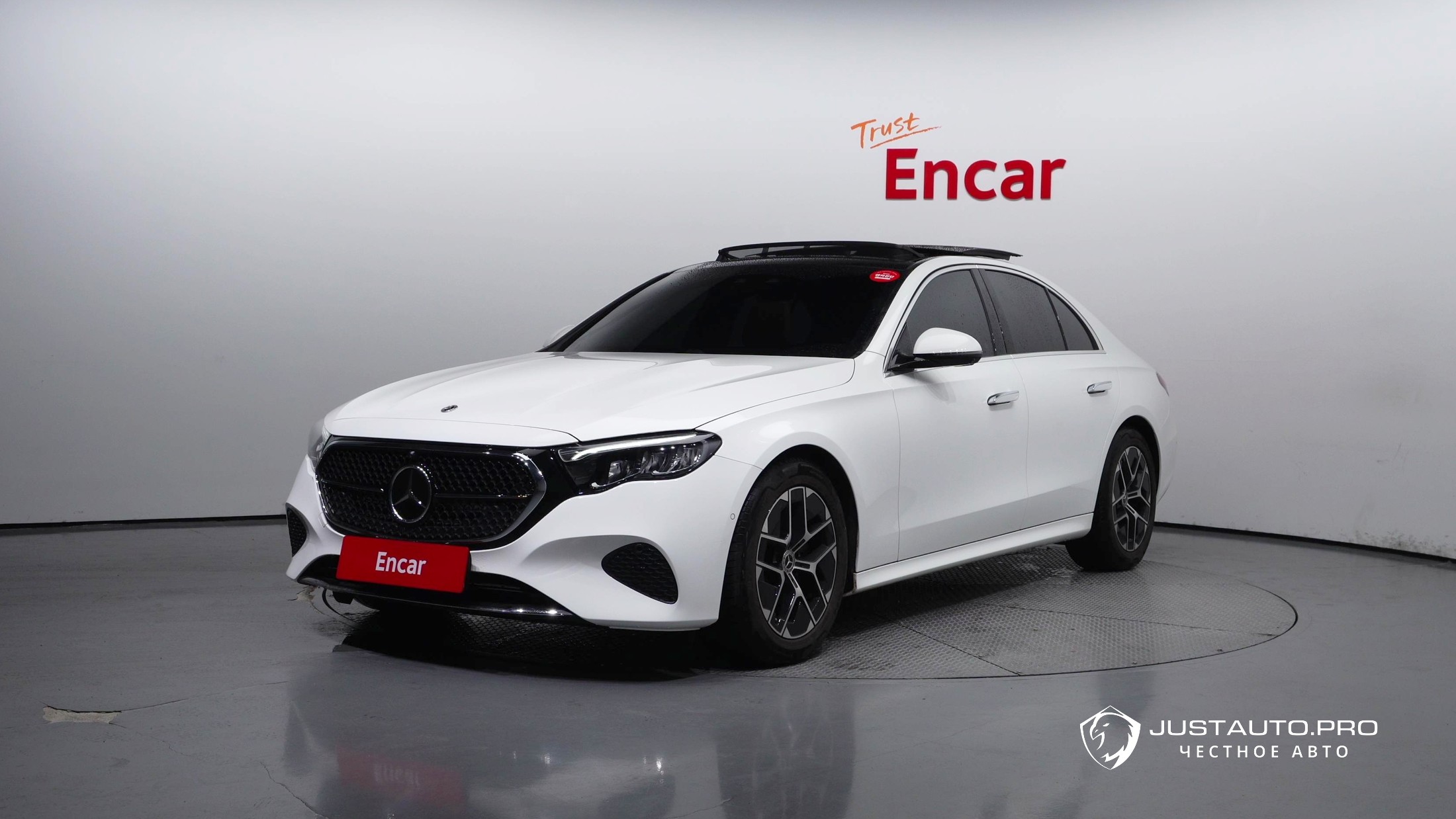 Автомобиль Mercedes-Benz E-Class