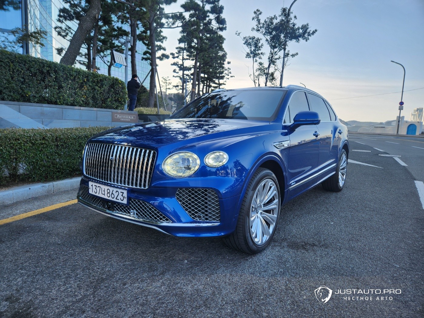 Автомобиль Bentley Bentayga