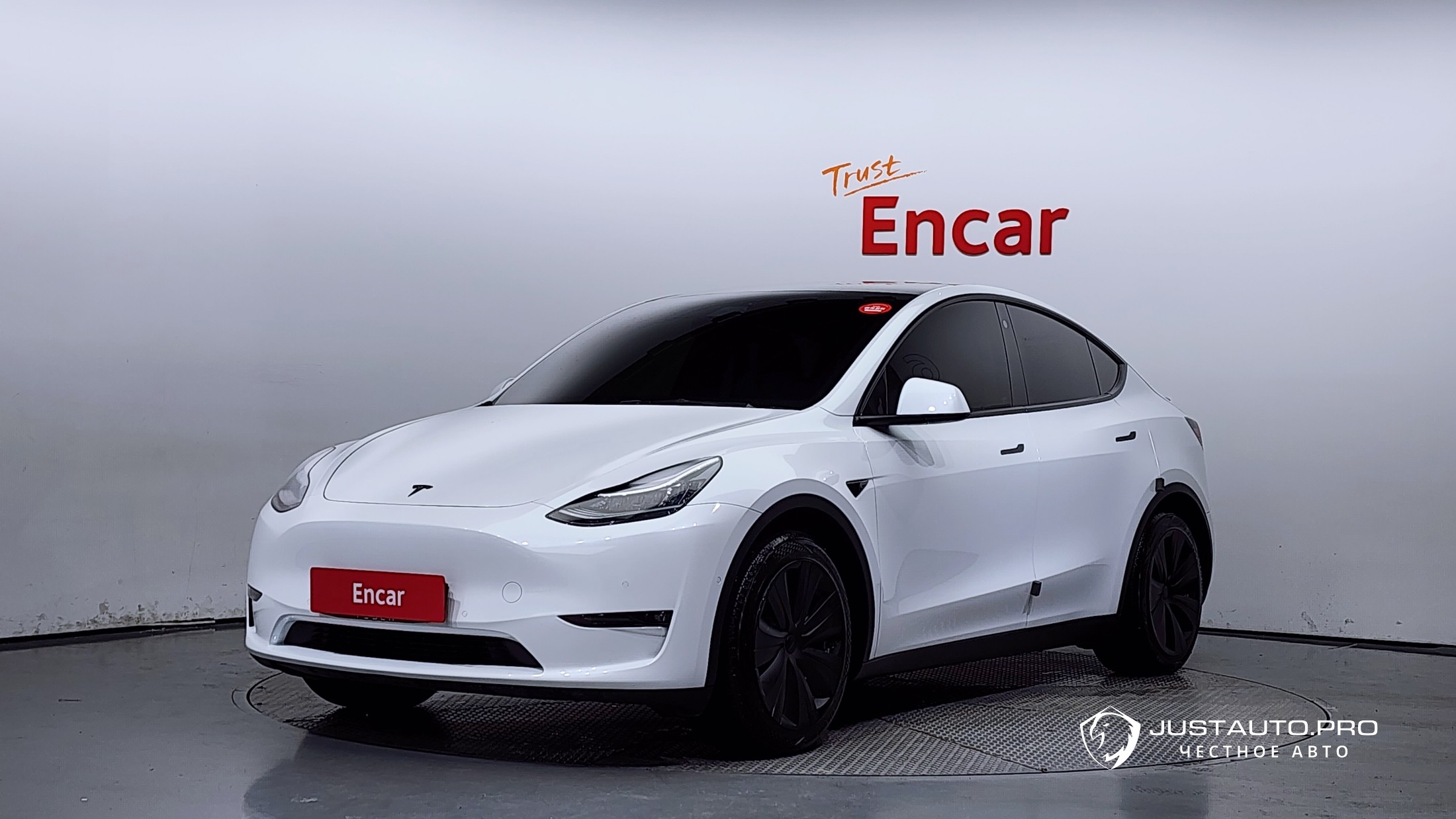 Автомобиль Tesla Model Y