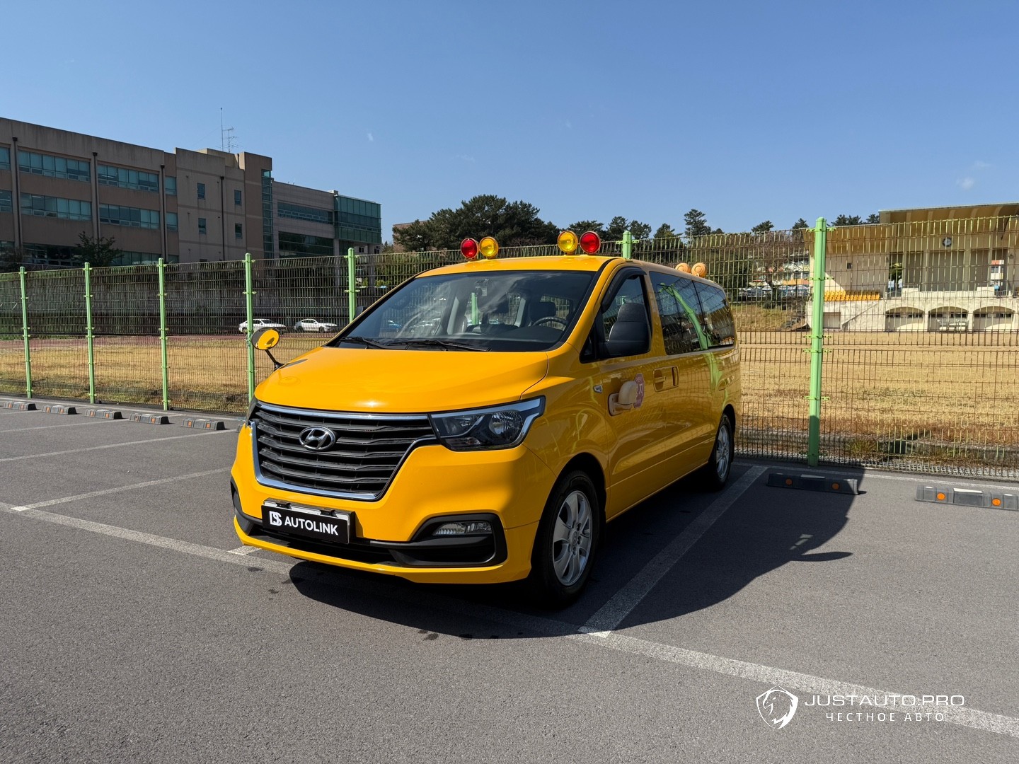 Автомобиль Hyundai Starex