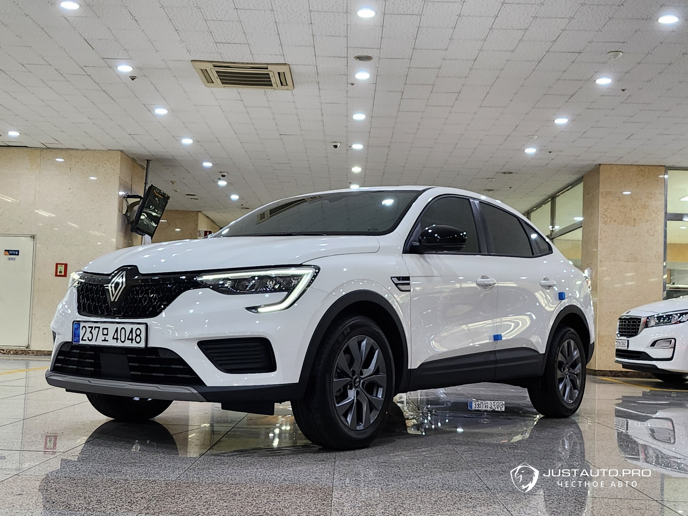 Автомобиль Renault-KoreaSamsung Arkana