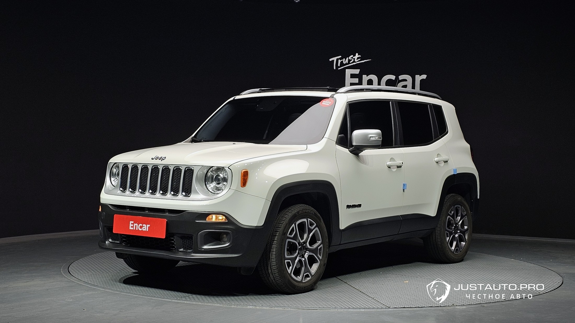 Автомобиль Jeep Renegade