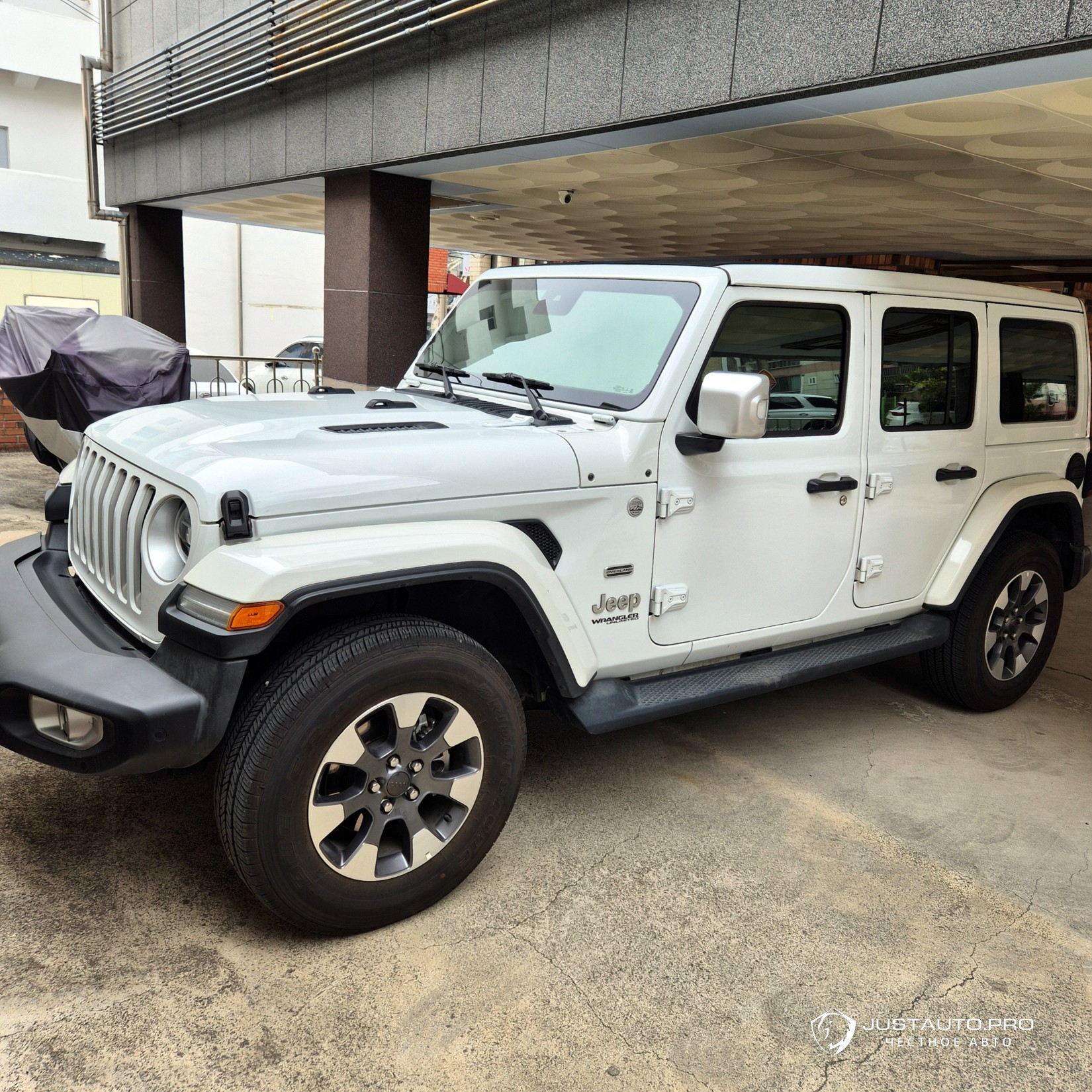 Автомобиль Jeep Wrangler