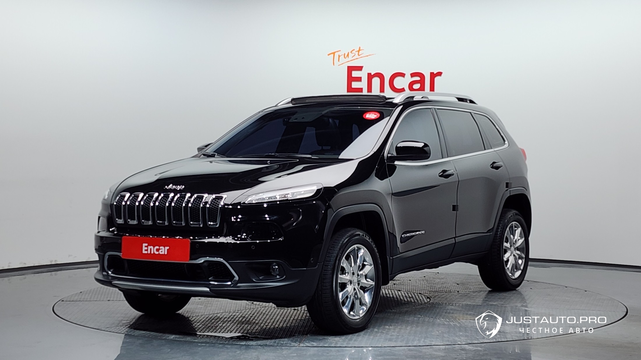 Автомобиль Jeep Cherokee