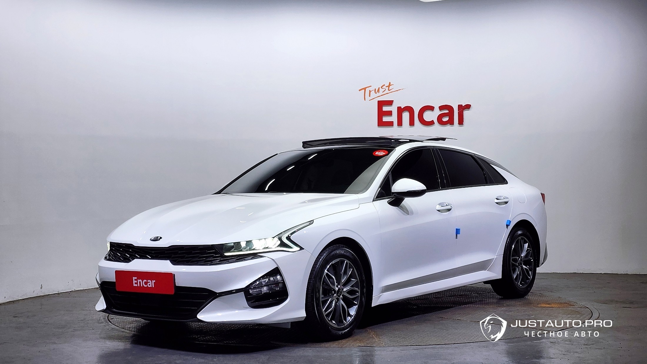 Автомобиль Kia K5