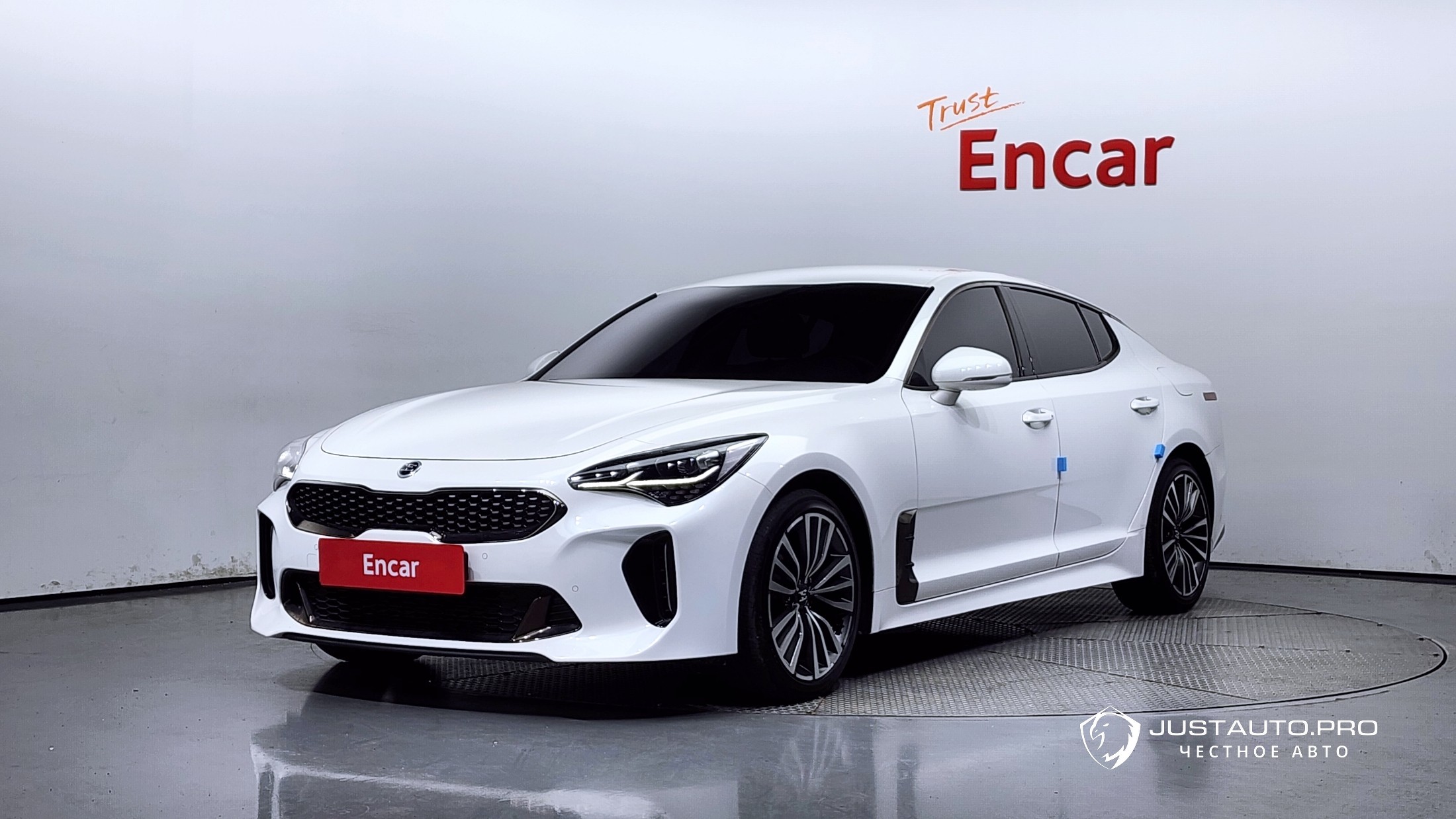 Автомобиль Kia Stinger