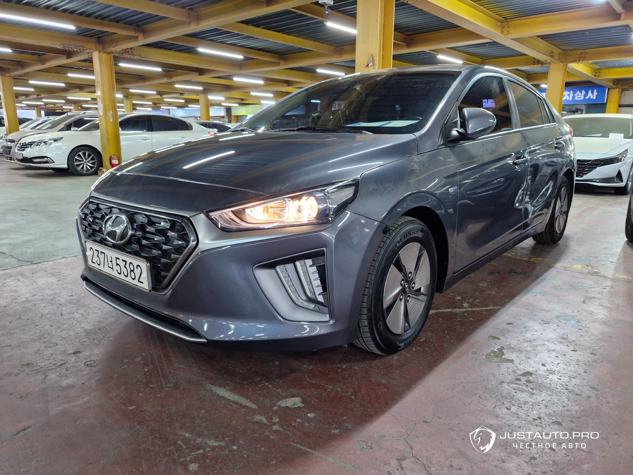 Автомобиль Hyundai Ioniq