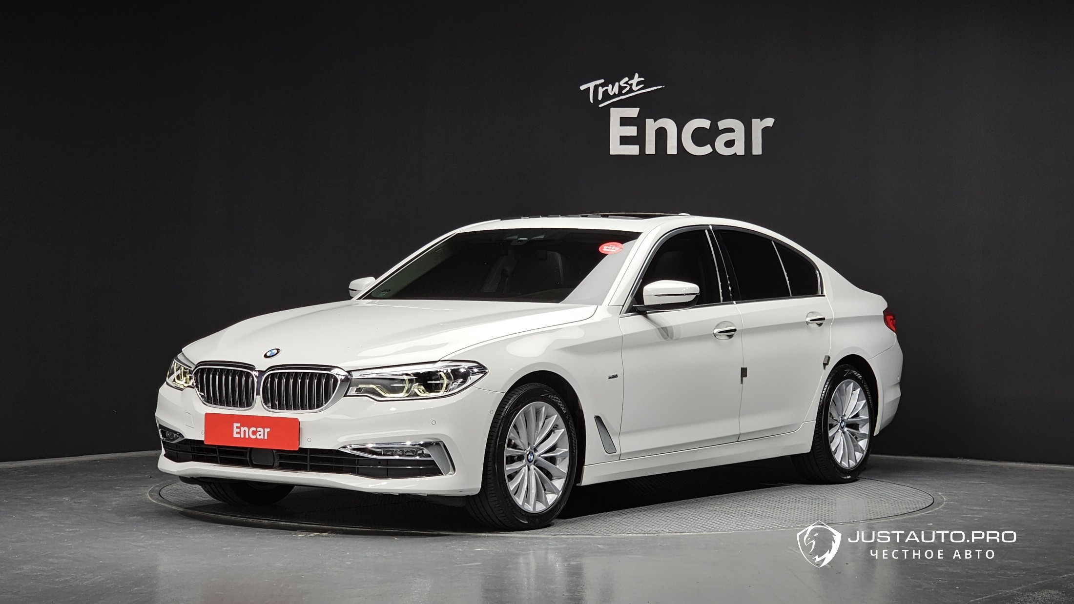 Автомобиль BMW 5-Series