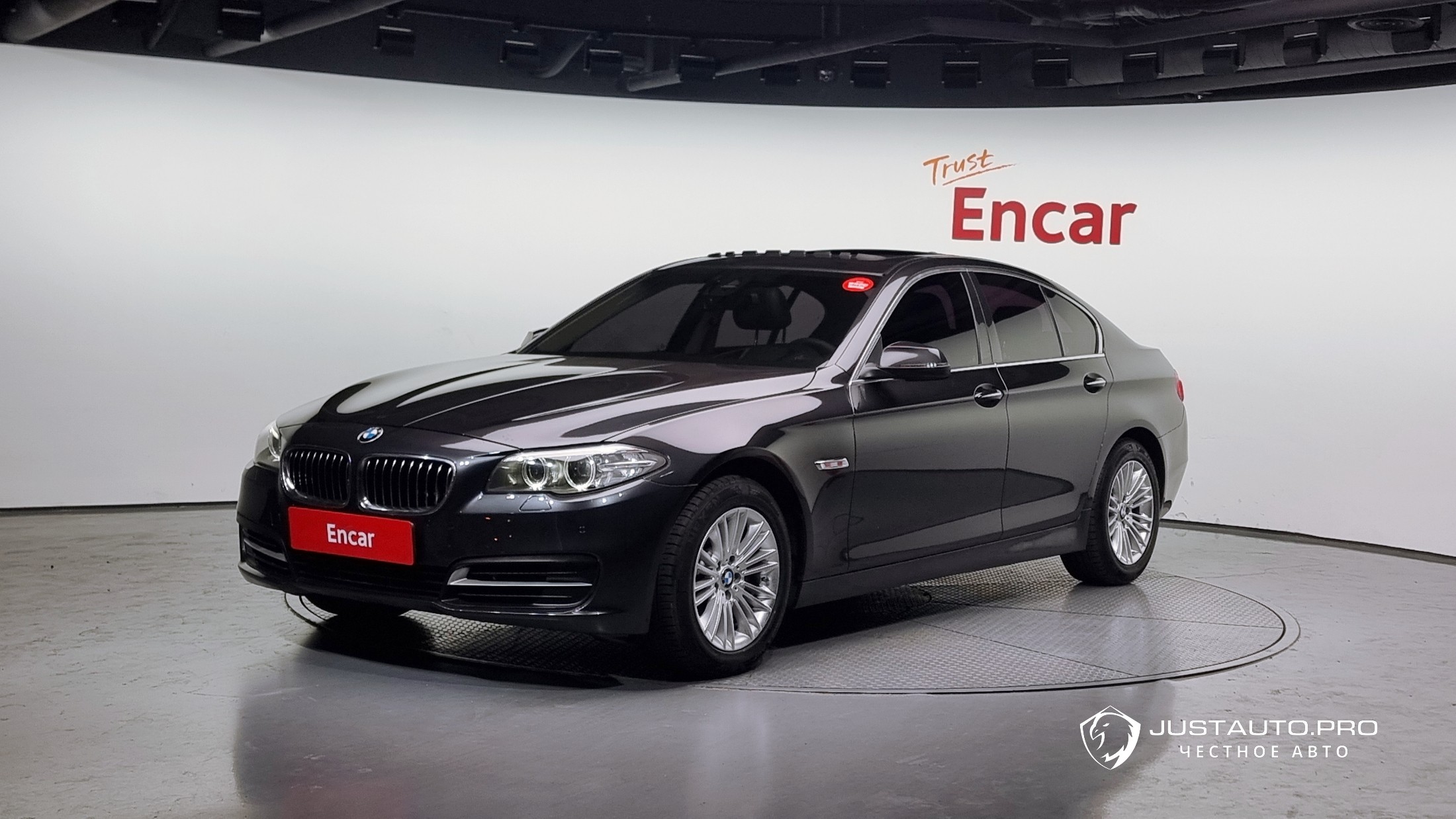 Автомобиль BMW 5-Series