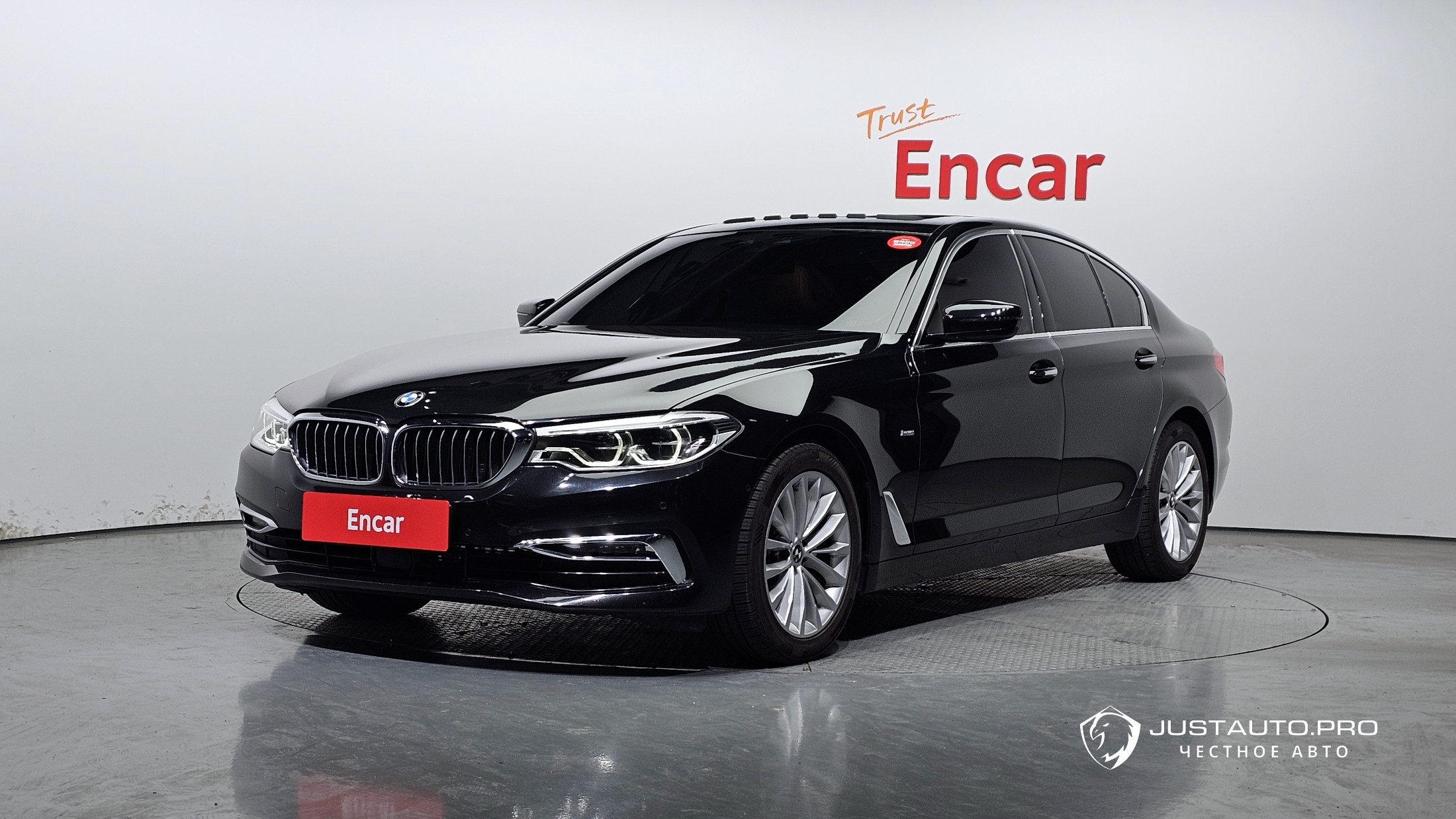 Автомобиль BMW 5-Series