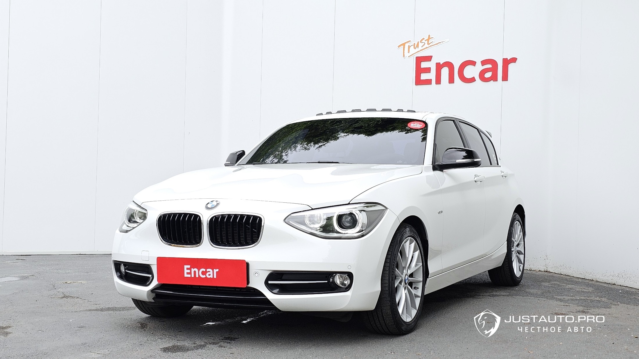 Автомобиль BMW 1-Series